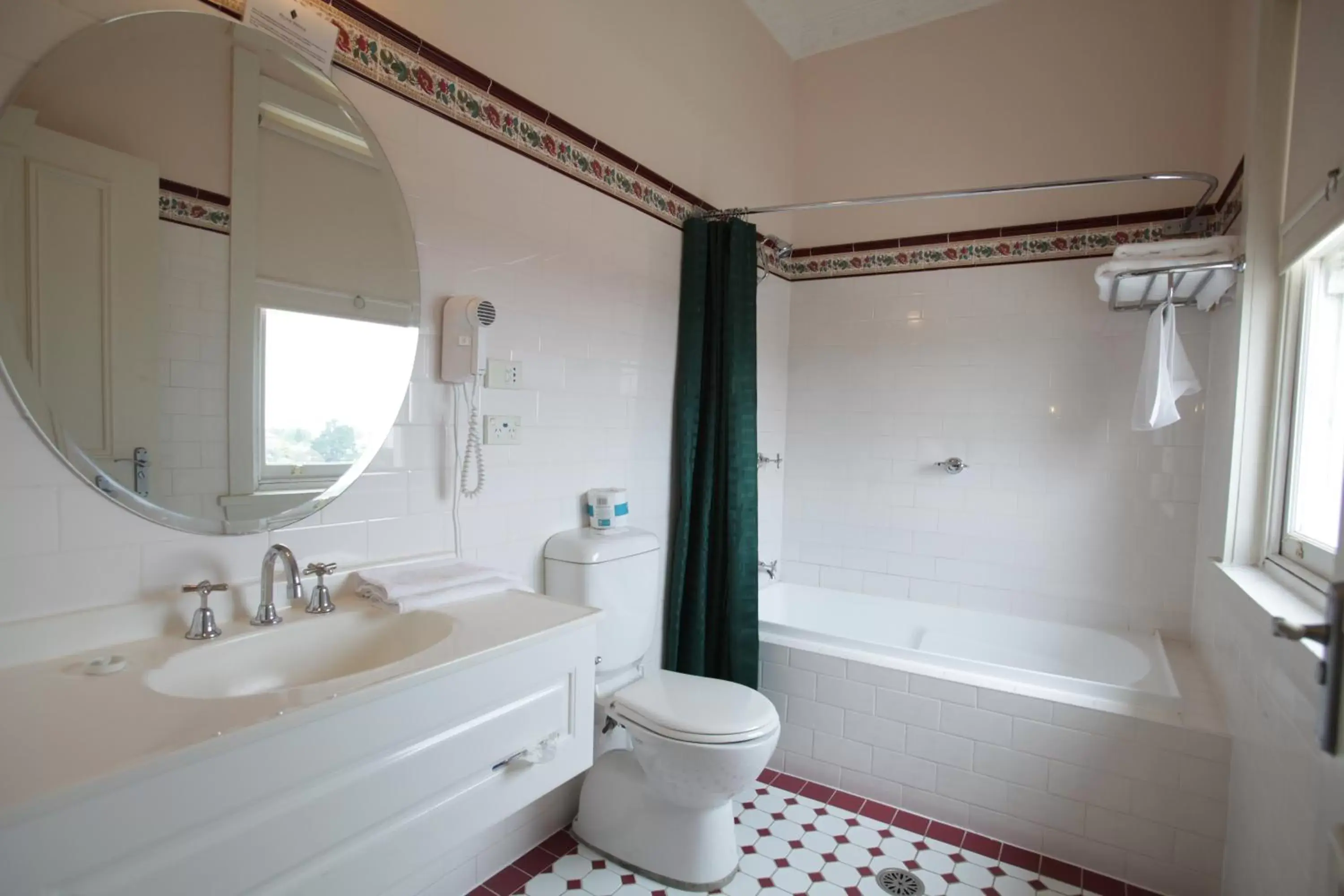 Bathroom in Palais Royale