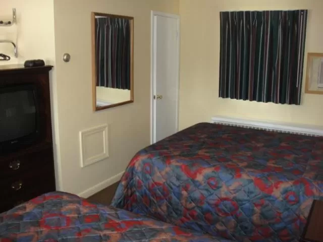 Bed in Standish Motel