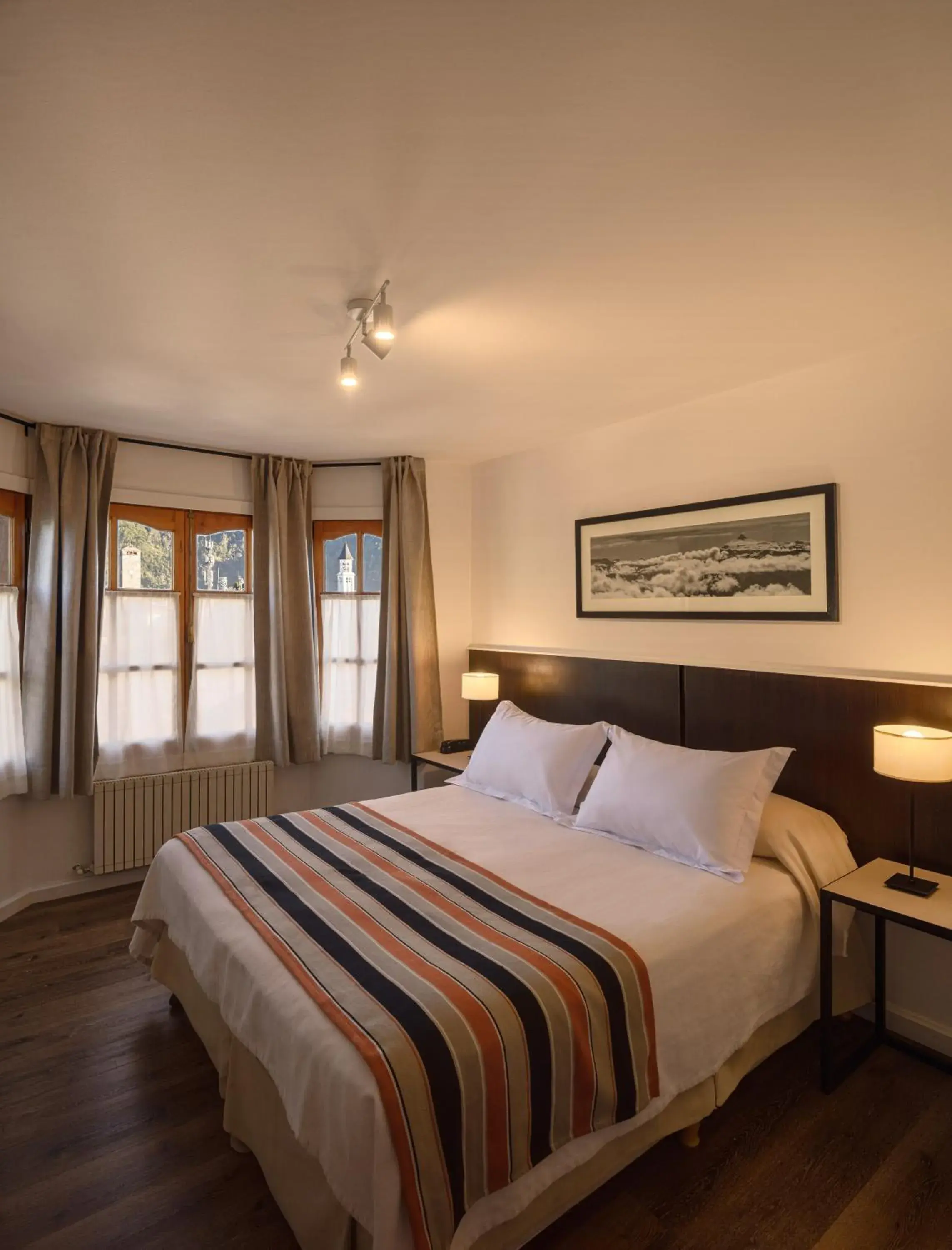 Bed in Hotel Intermonti