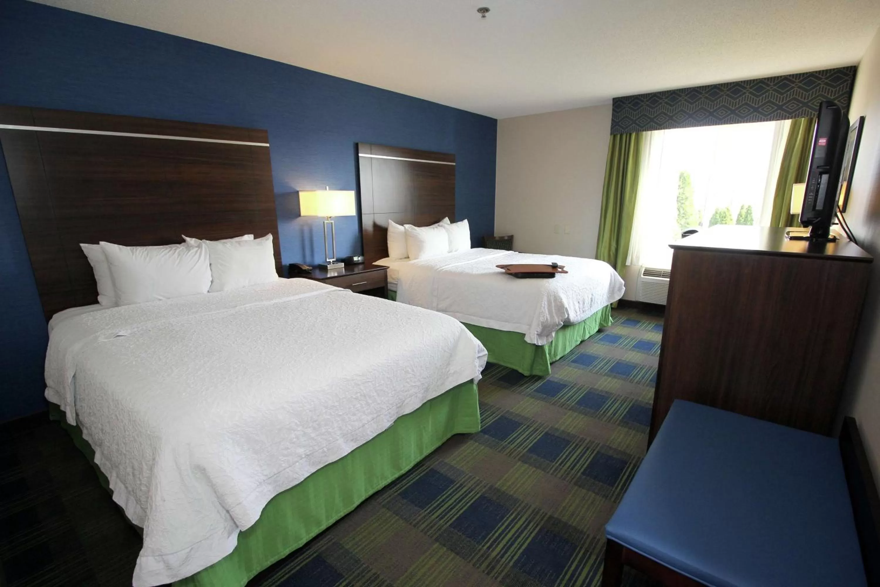 Bedroom, Bed in Hampton Inn Sandusky-Central
