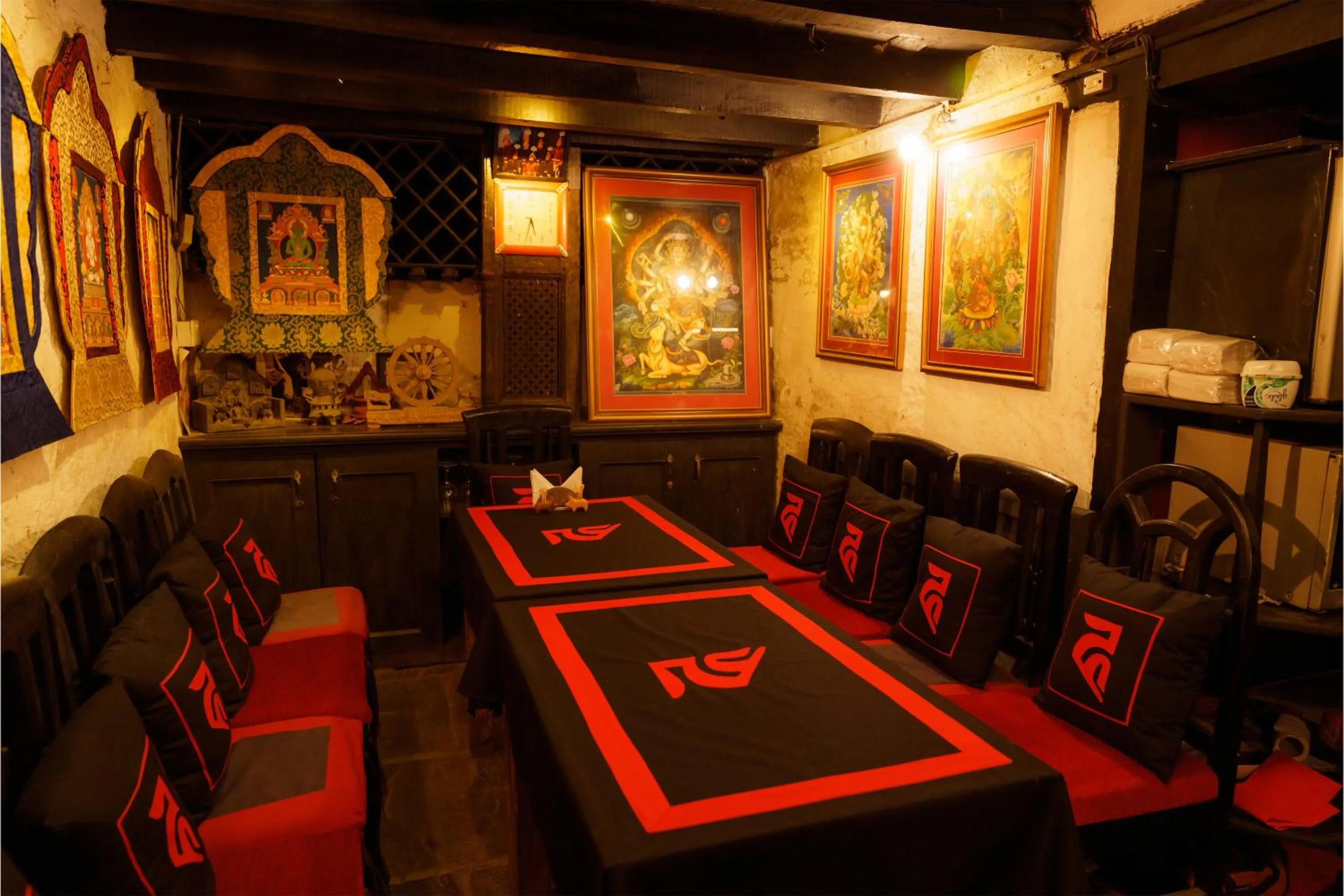 Dining area in Hira Guest House