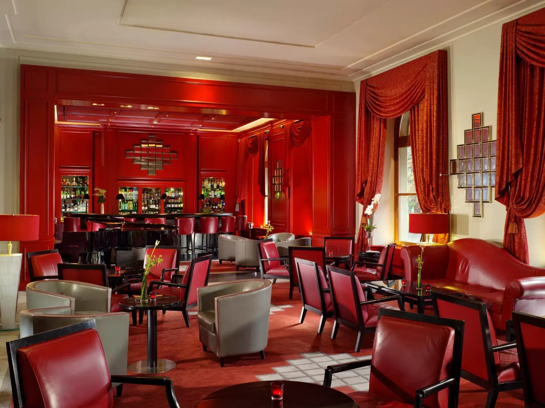 Restaurant/places to eat, Lounge/Bar in Hôtel Métropole Genève