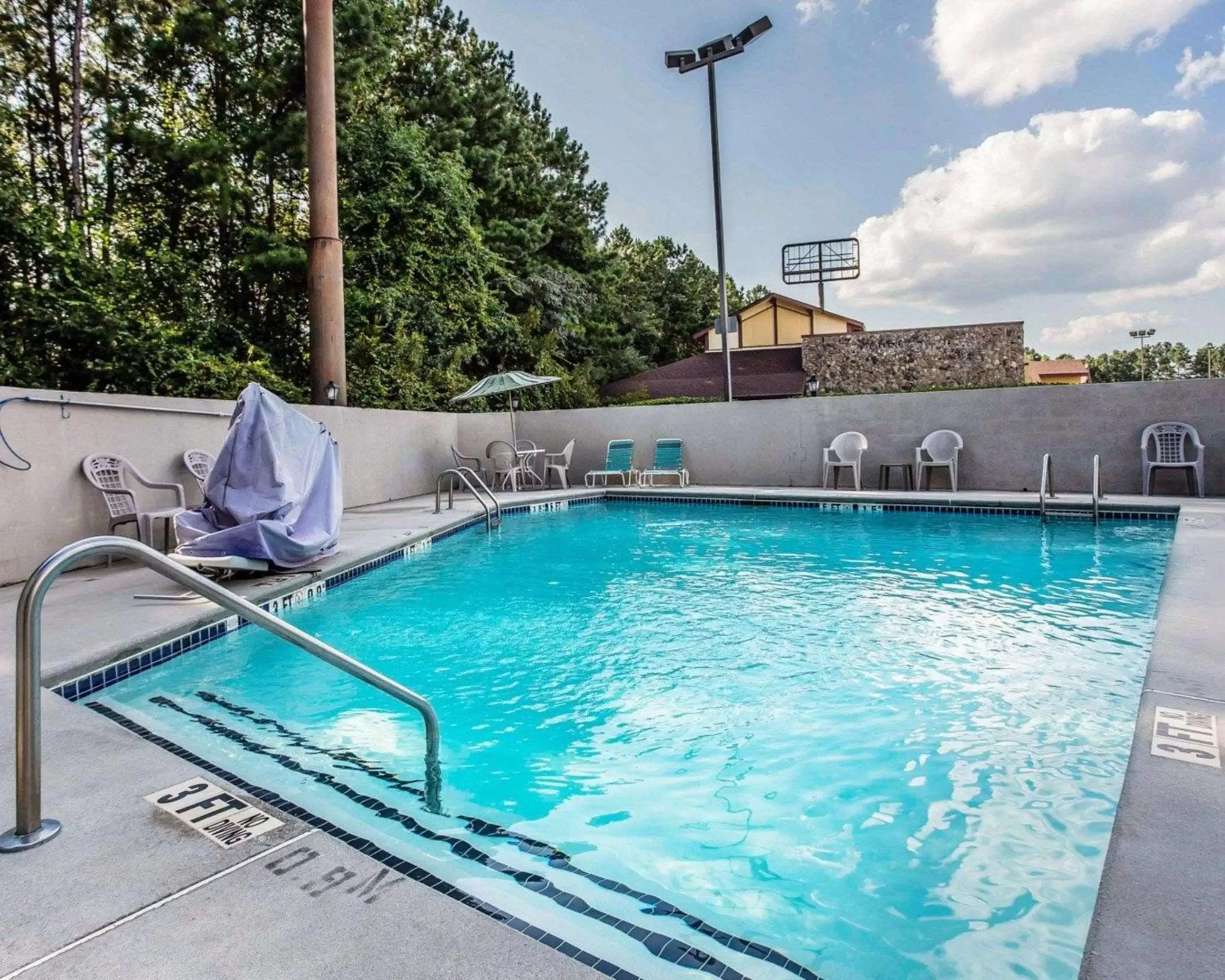 On site, Swimming Pool in Quality Inn & Suites Stockbridge Atlanta South I-75
