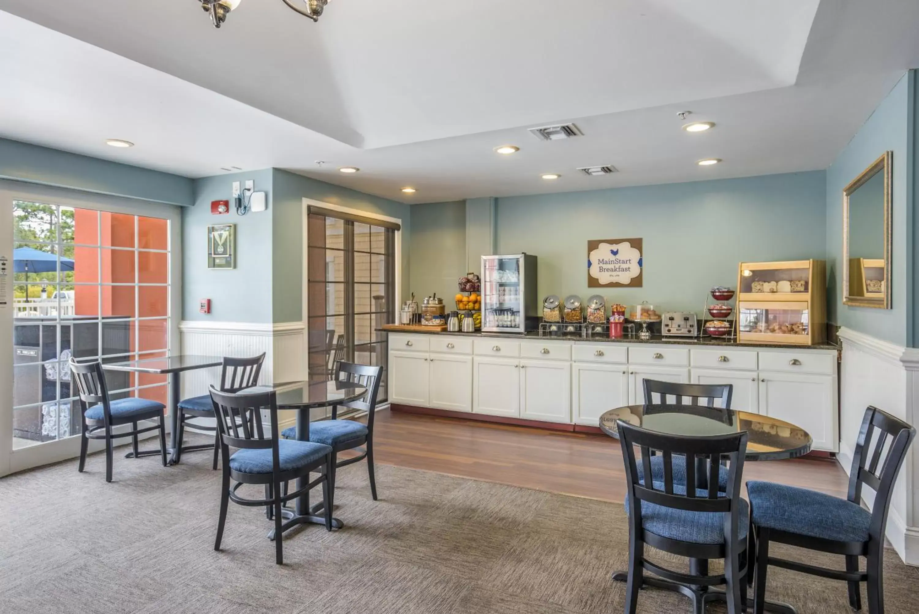 Restaurant/Places to Eat in MainStay Suites Port Saint Joe