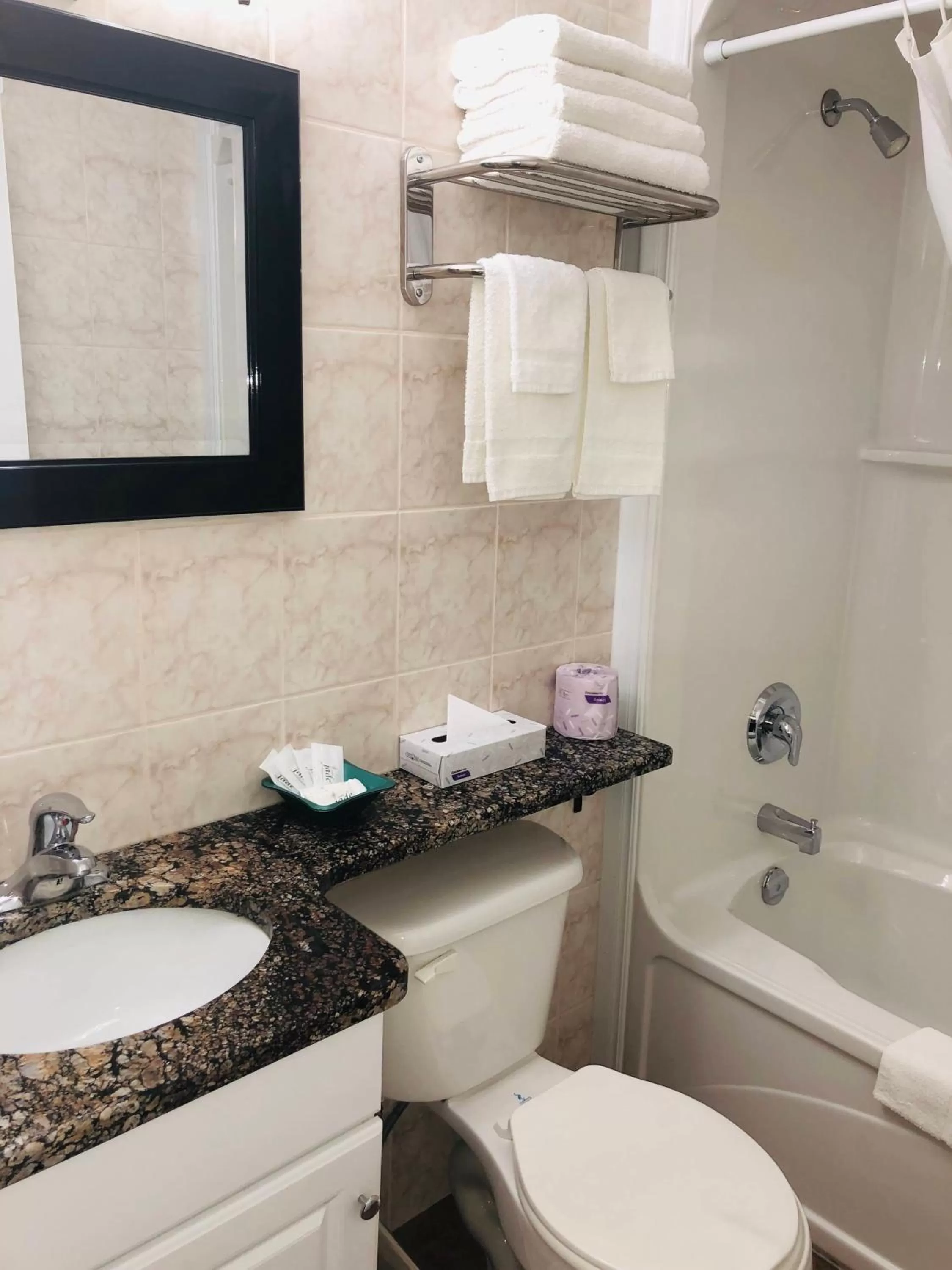 Perth Plaza Inn & Suites