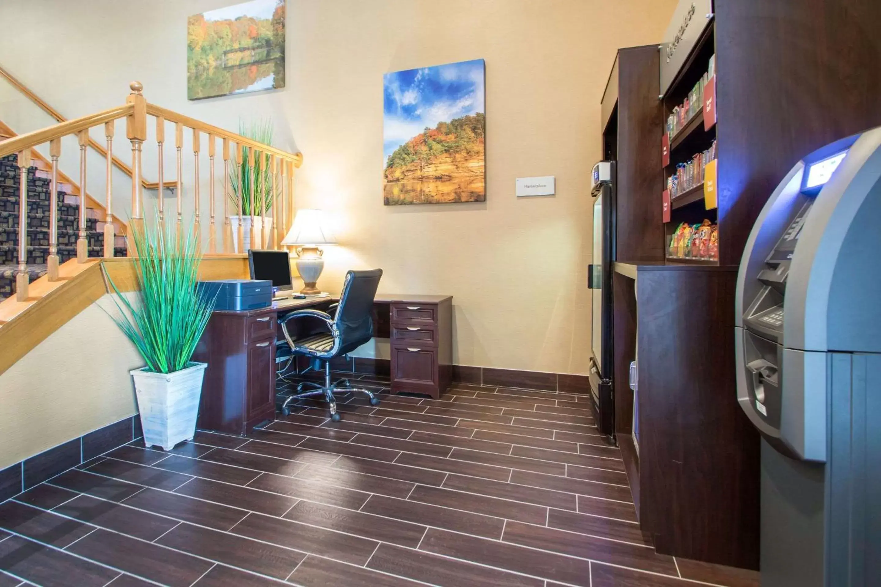 Lobby or reception in Comfort Suites Wisconsin Dells Area