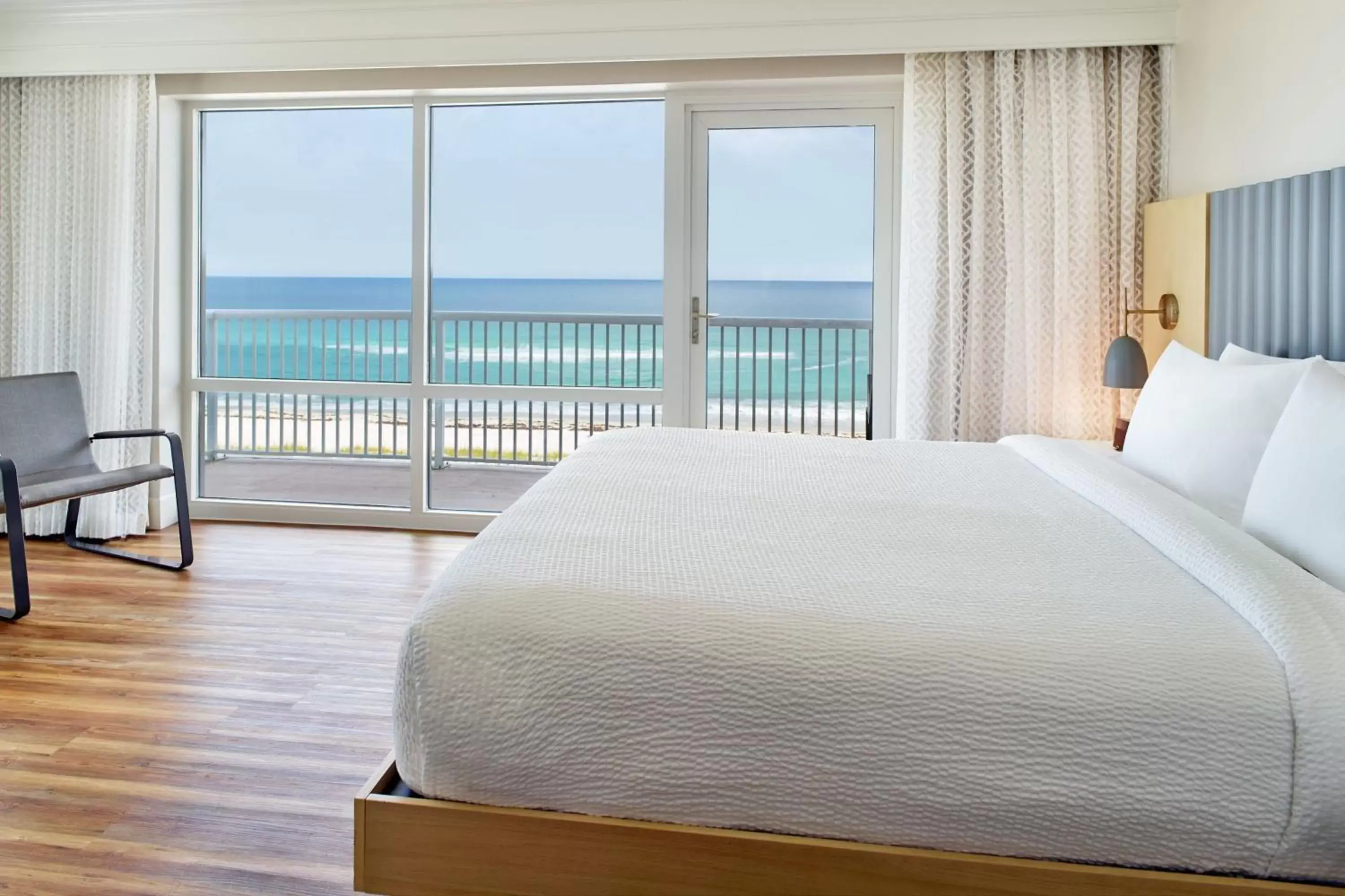 Bedroom, Sea View in SpringHill Suites by Marriott Pensacola Beach