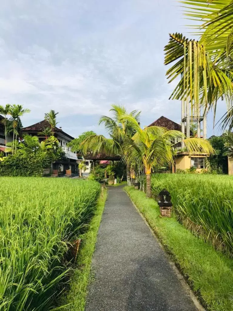 Garden in Sri Aksata Ubud Resort by Adyatma Hospitality