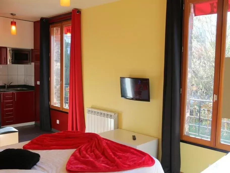 Bedroom, Bed in Marinha Hotel
