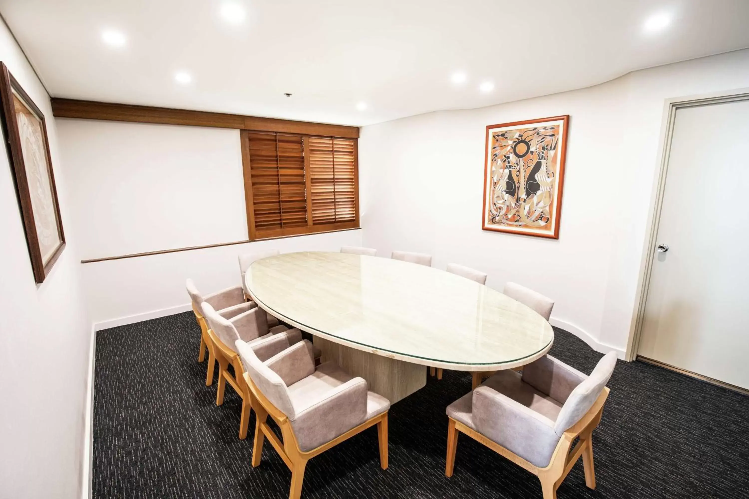 Living room, Dining Area in DoubleTree by Hilton Esplanade Darwin