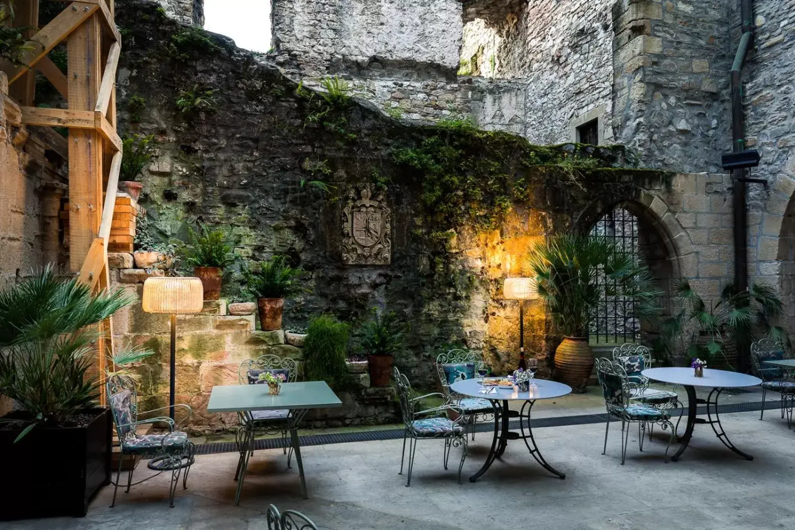 Patio, Table Tennis in Parador de Hondarribia