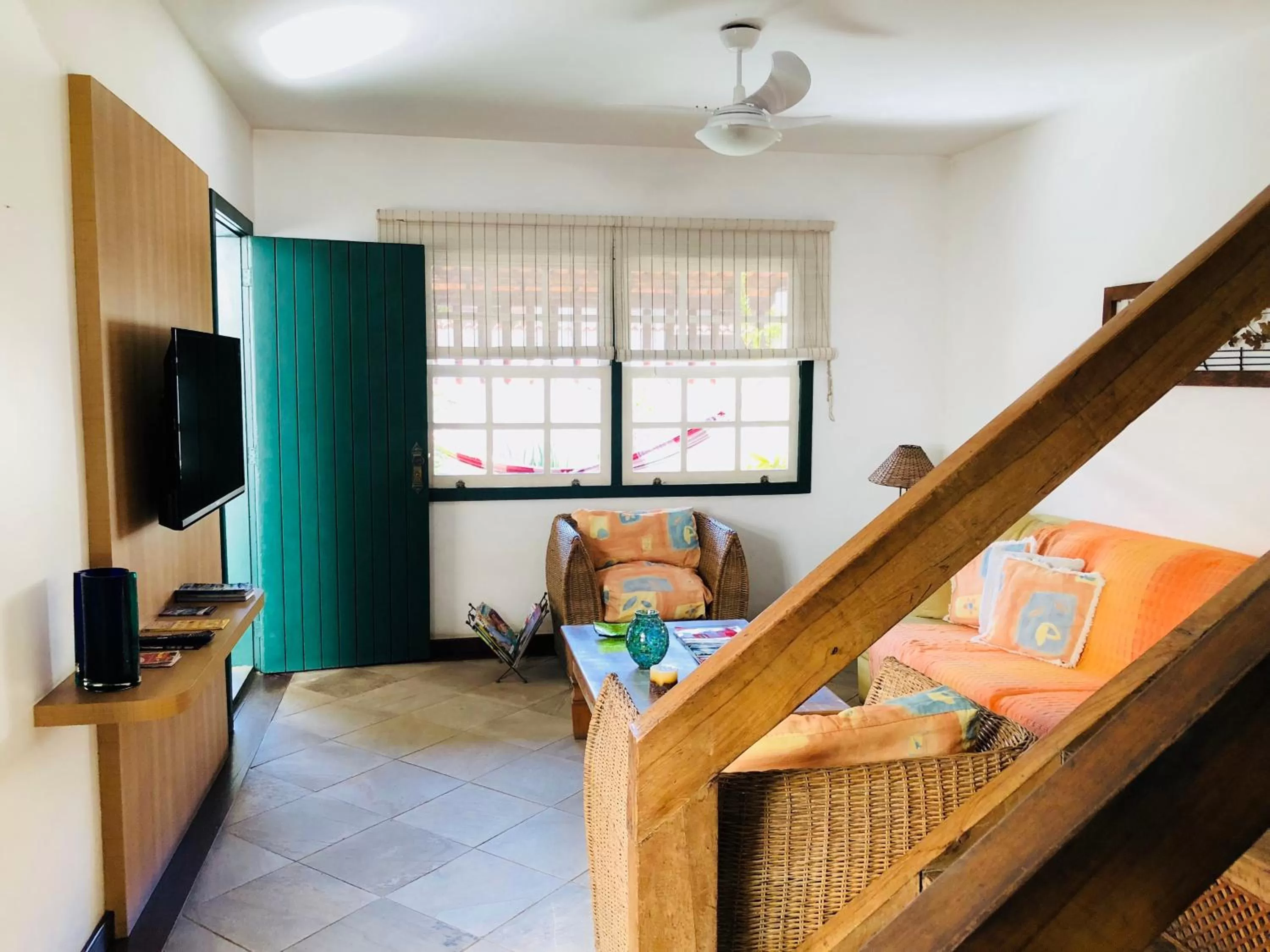 Communal lounge/ TV room in Pousada Canteiros
