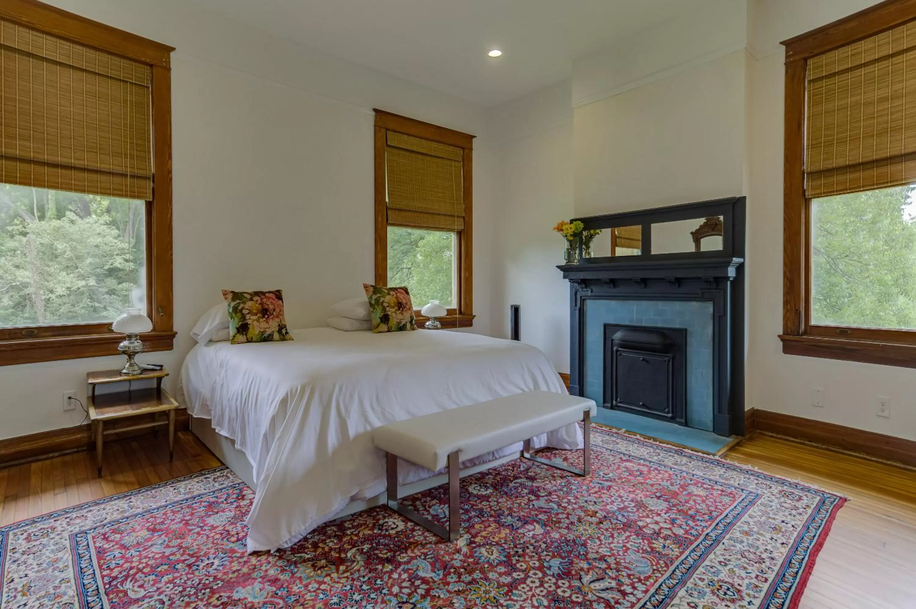 Bed in Oak Hall Bed and Breakfast