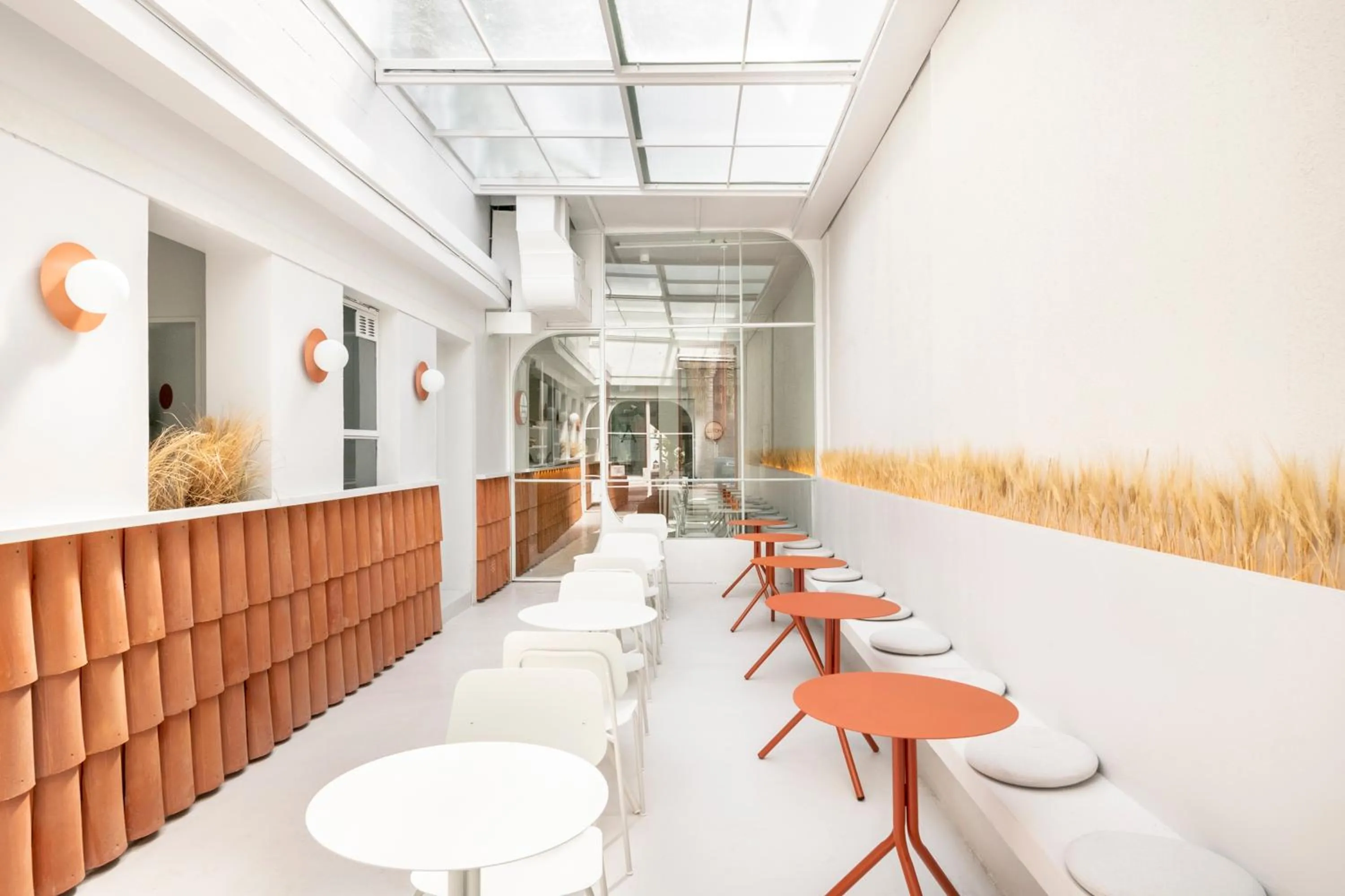 Restaurant/places to eat in 5411 Soho Hotel