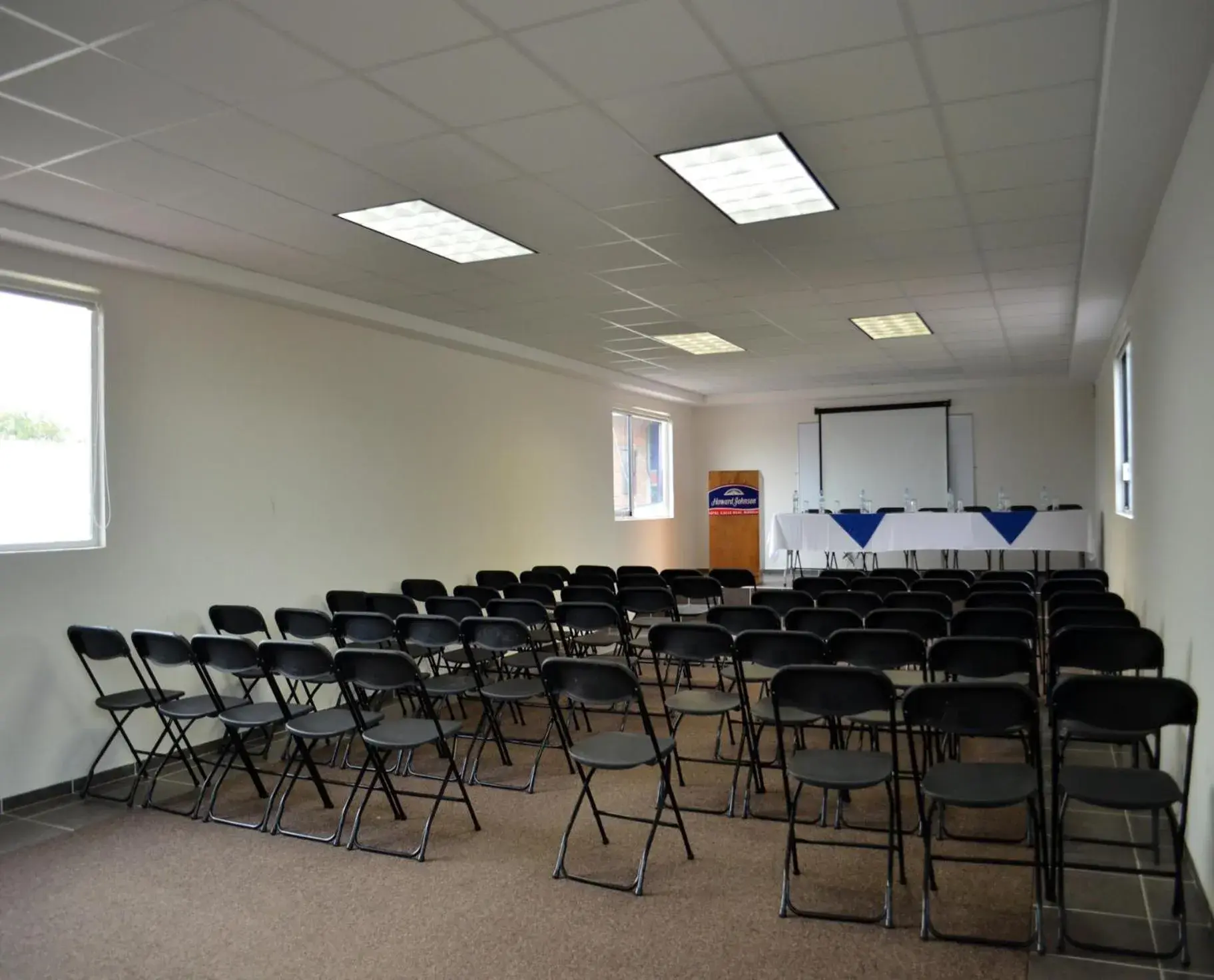 Meeting/conference room in Howard Johnson Calle Real Morelia