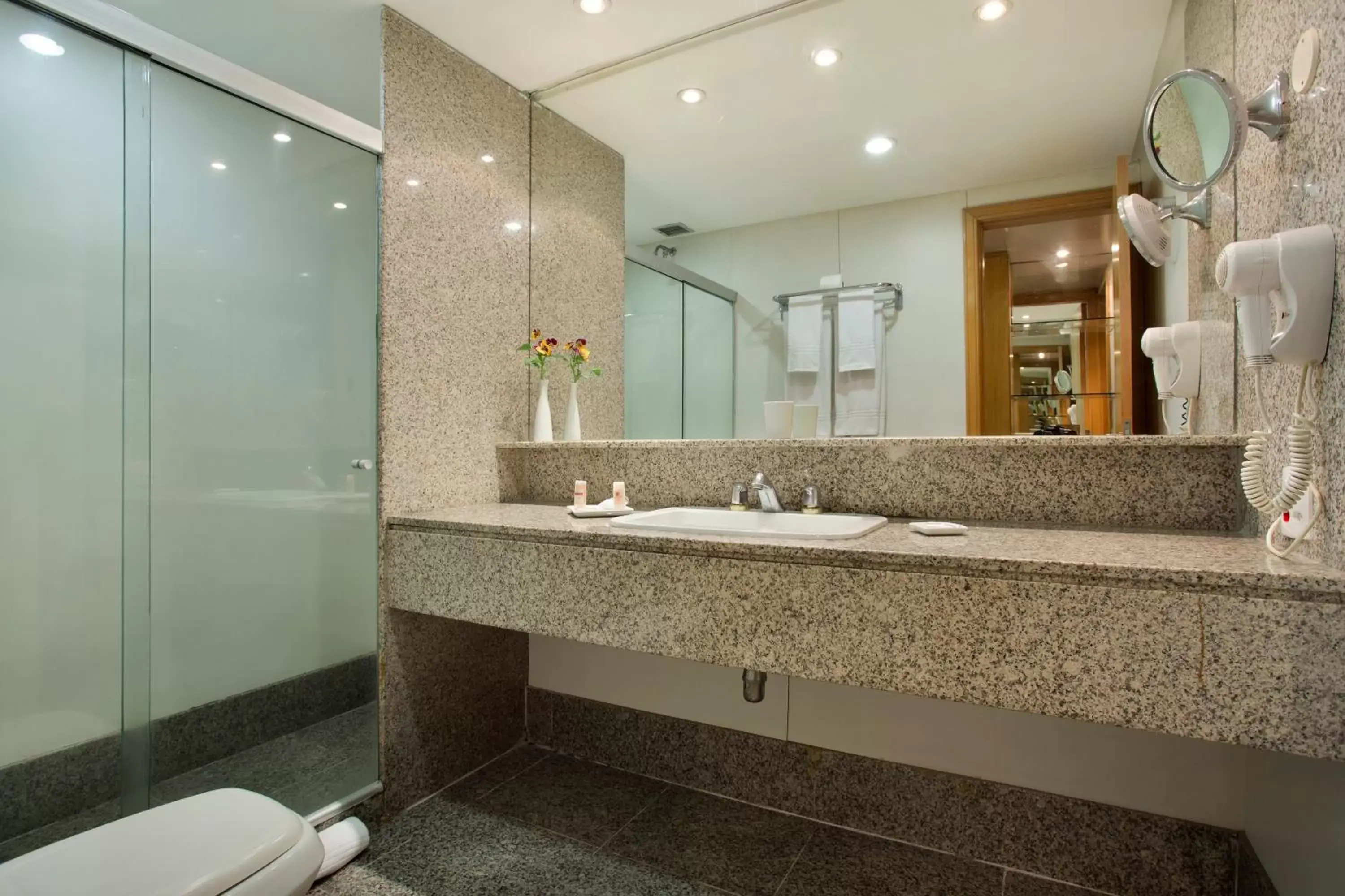 Bathroom in Royal Rio Palace Hotel
