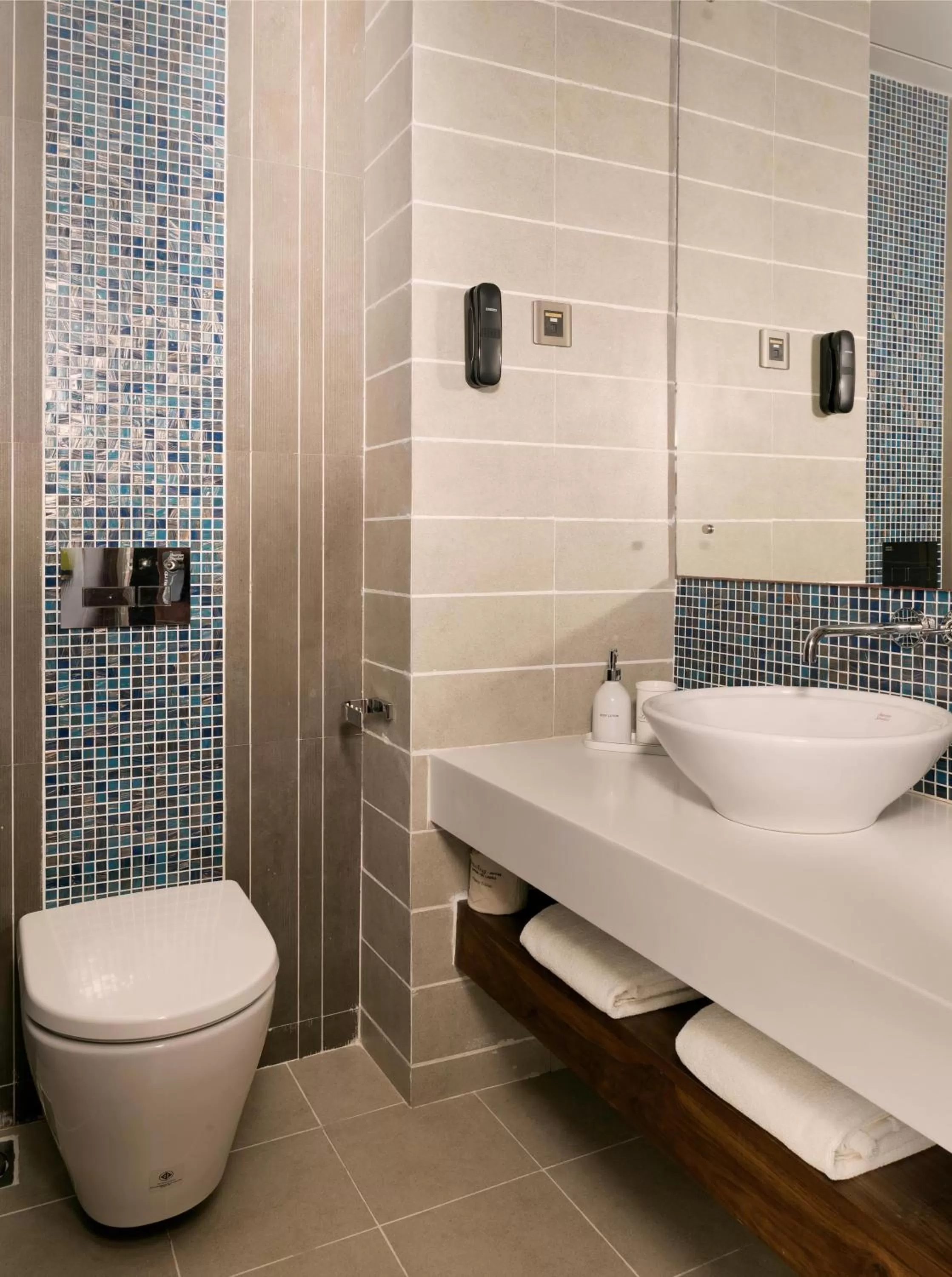 Toilet in Jetwing Jaffna