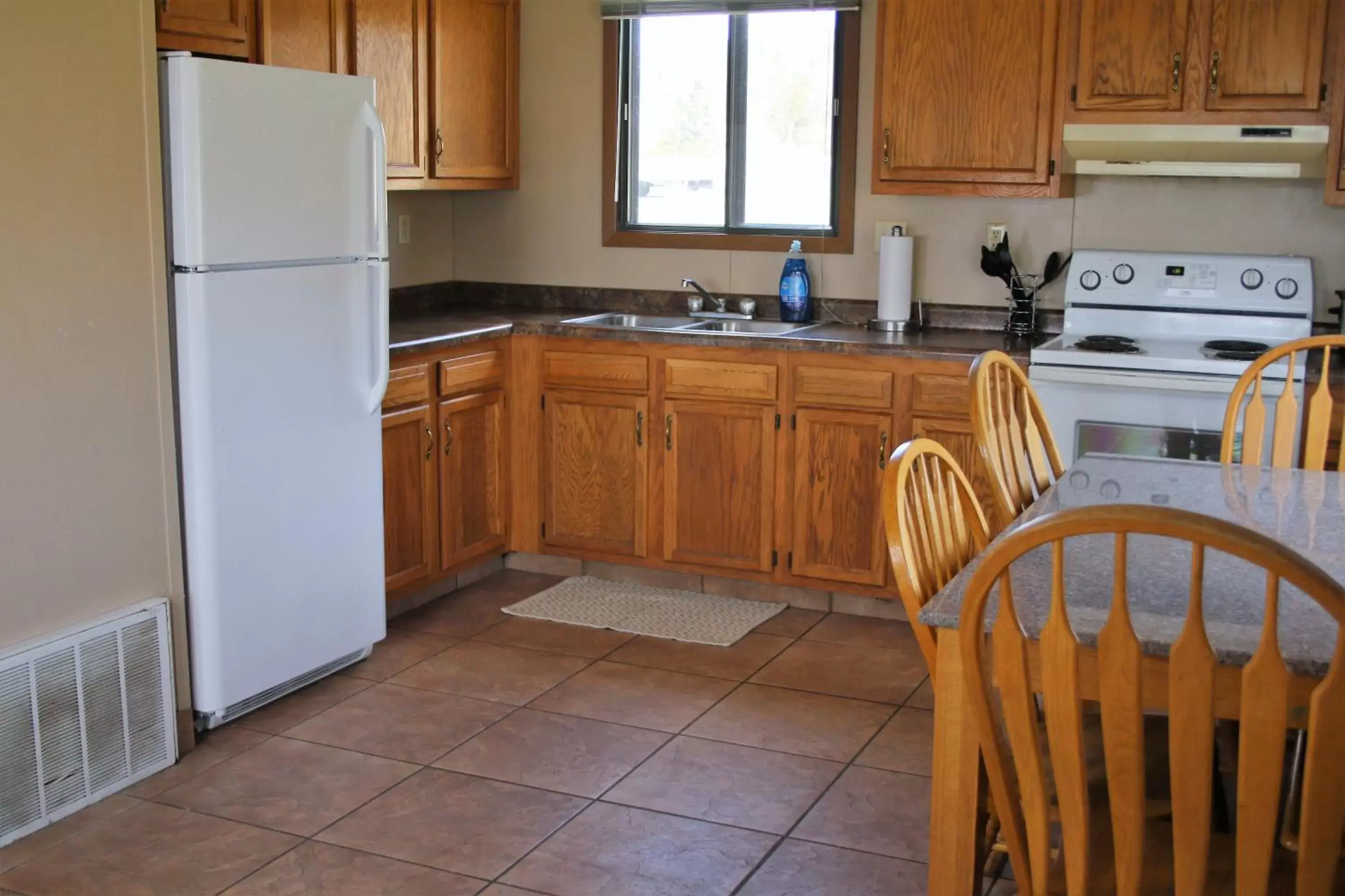 Kitchen or kitchenette, Kitchen/Kitchenette in Lewis & Clark Resort