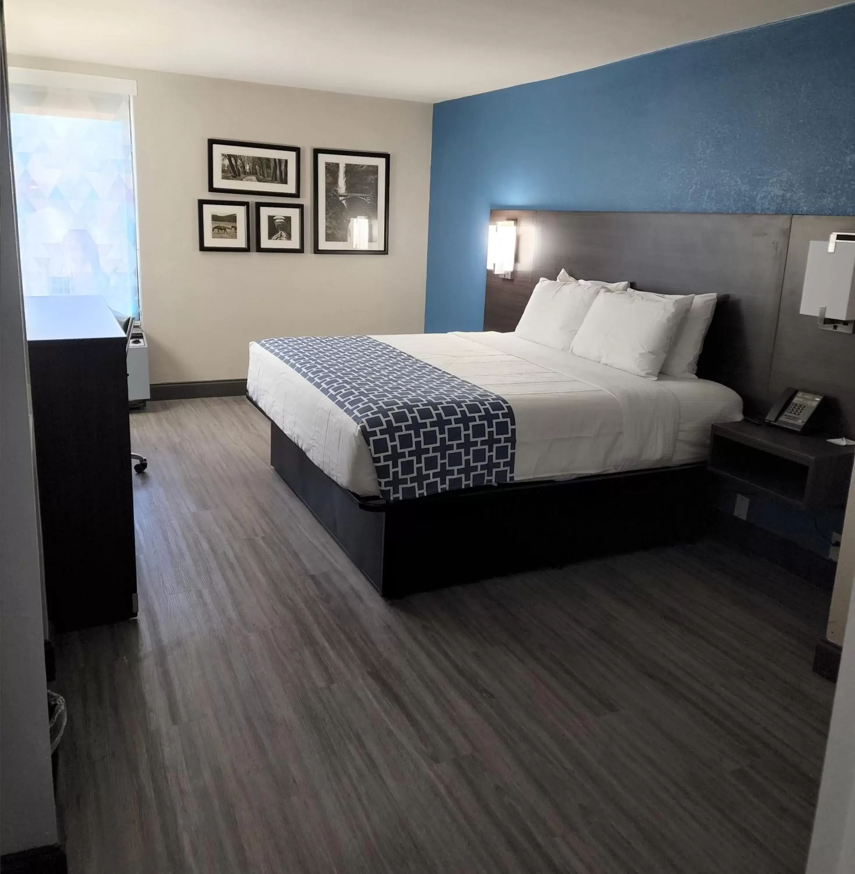 Bed in La Quinta by Wyndham Houston Stafford Sugarland