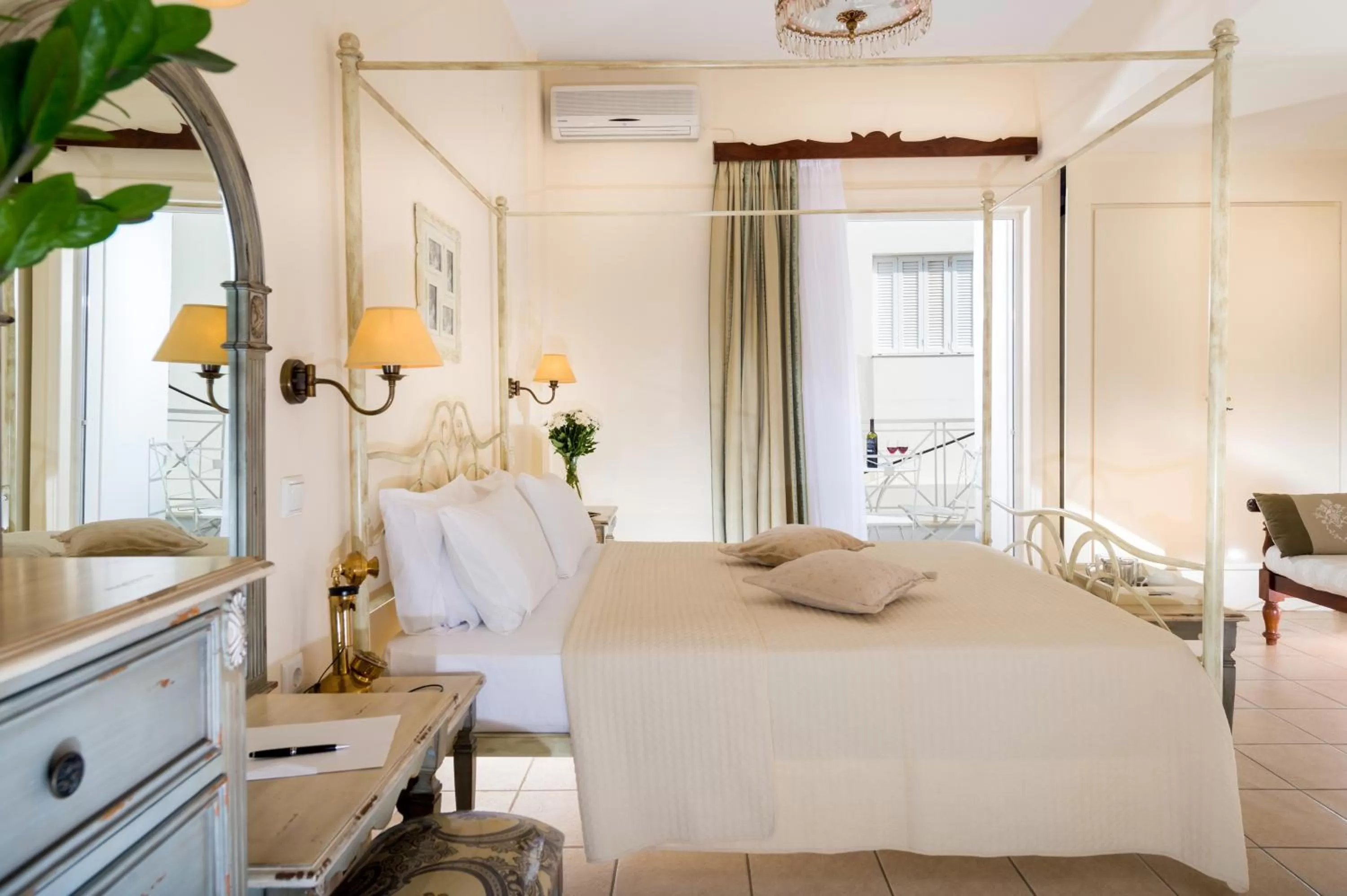 Bed in Ikaros Art Hotel