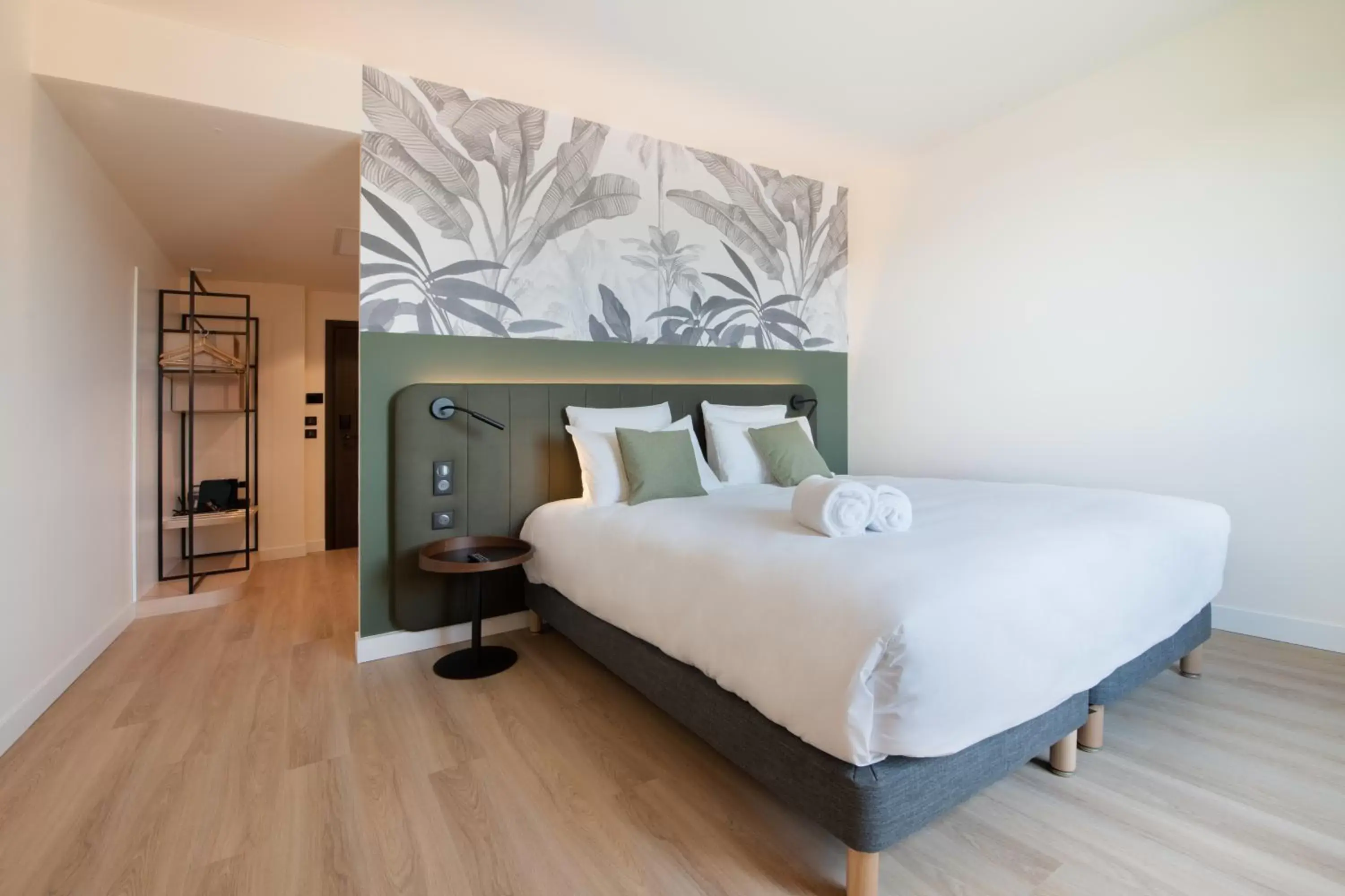 Bedroom, Bed in Campanile Smart Lyon Est - Eurexpo Bron Aviation