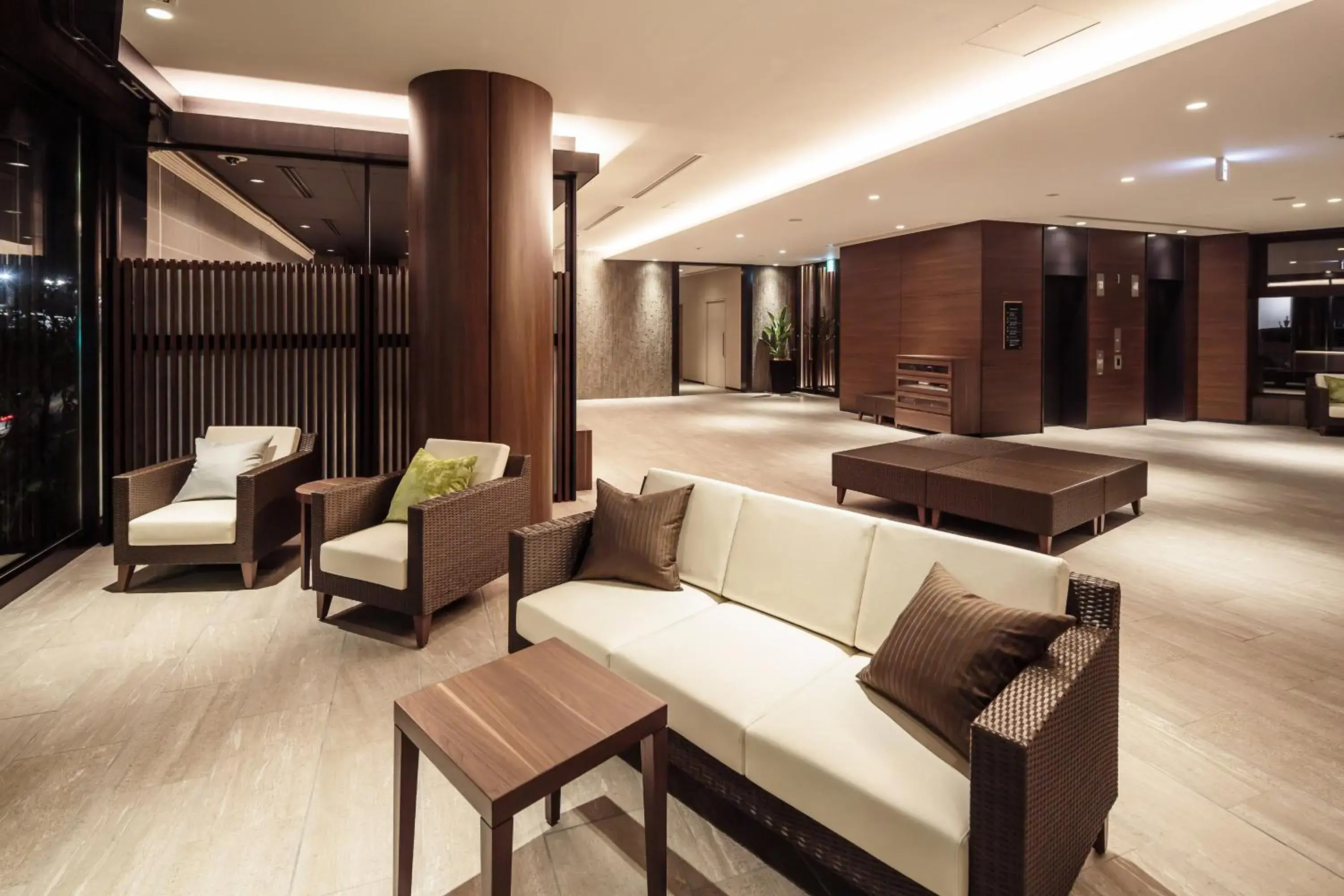 Lobby or reception in HOTEL MYSTAYS Fuji Onsen Resort