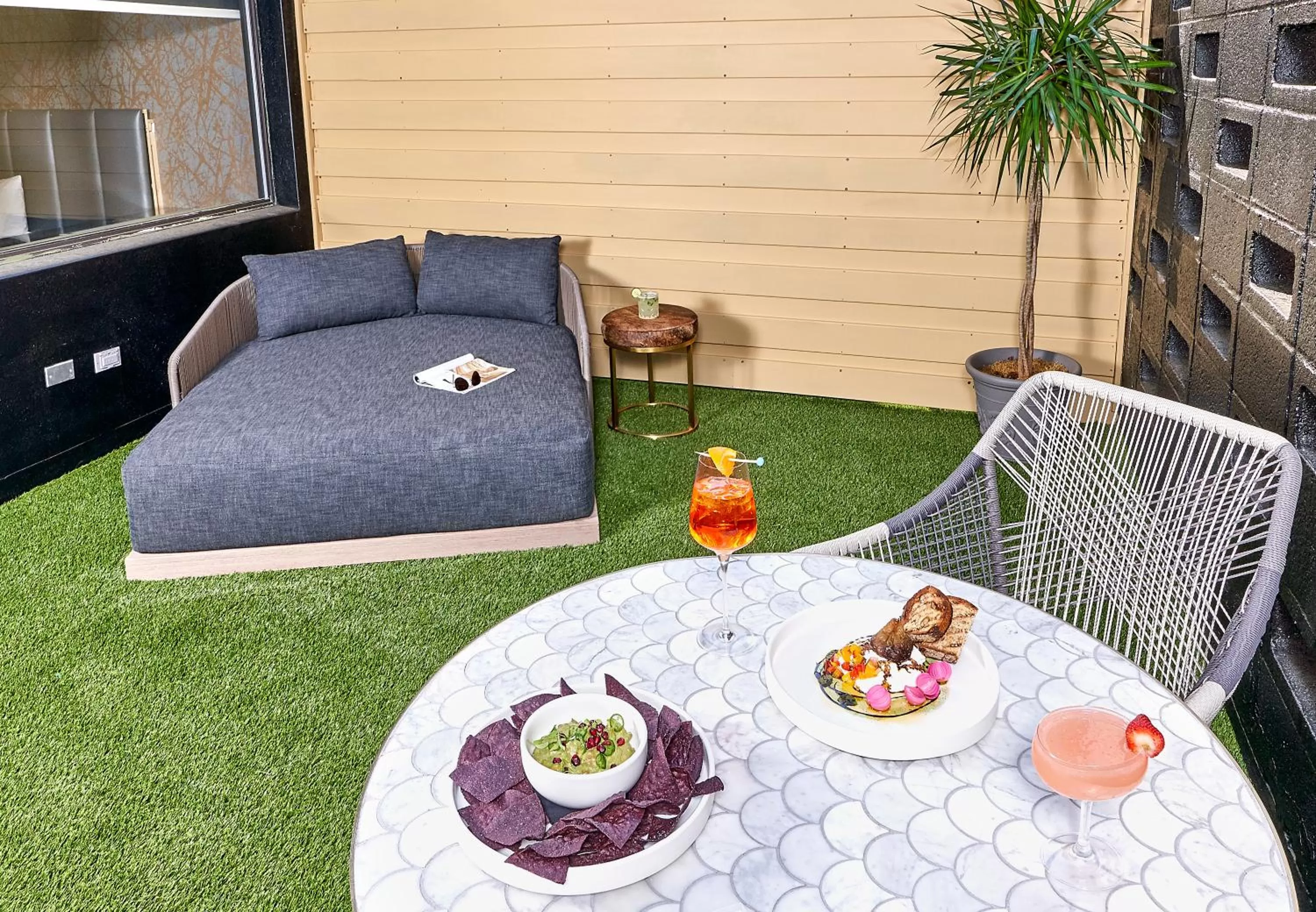 Patio in Cachet Boutique Hotel NYC