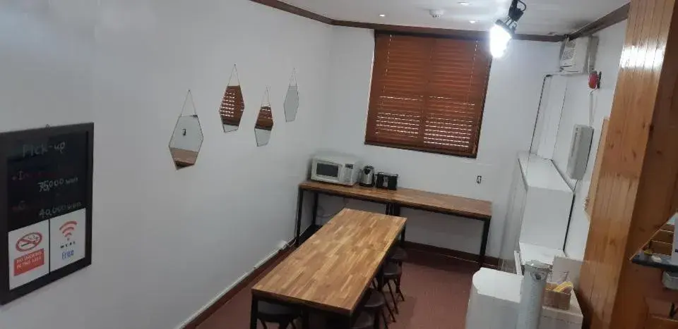 Property building, Dining Area in Kimstay 9