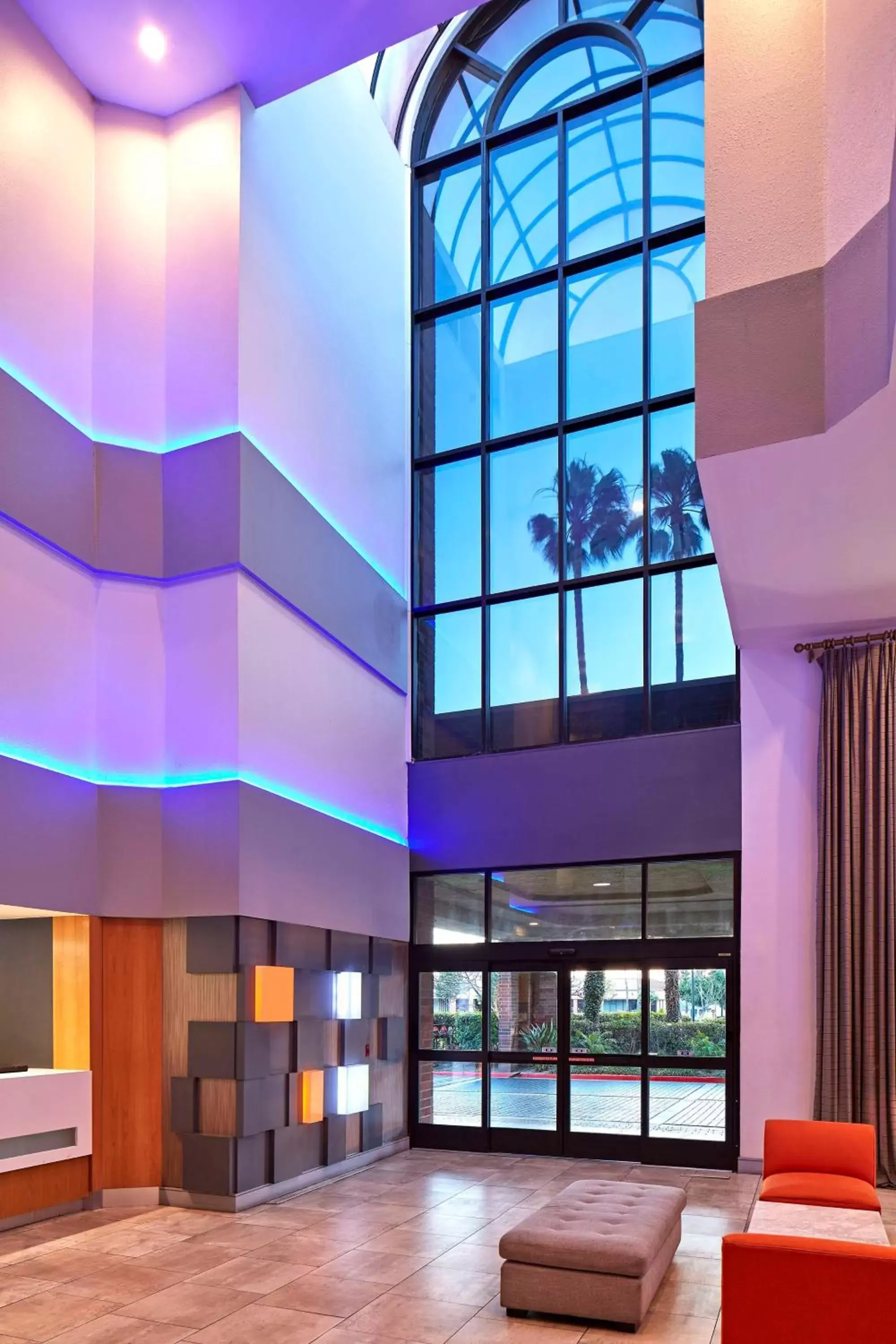 Lobby or reception in Best Western Plus Meridian Inn & Suites, Anaheim-Orange