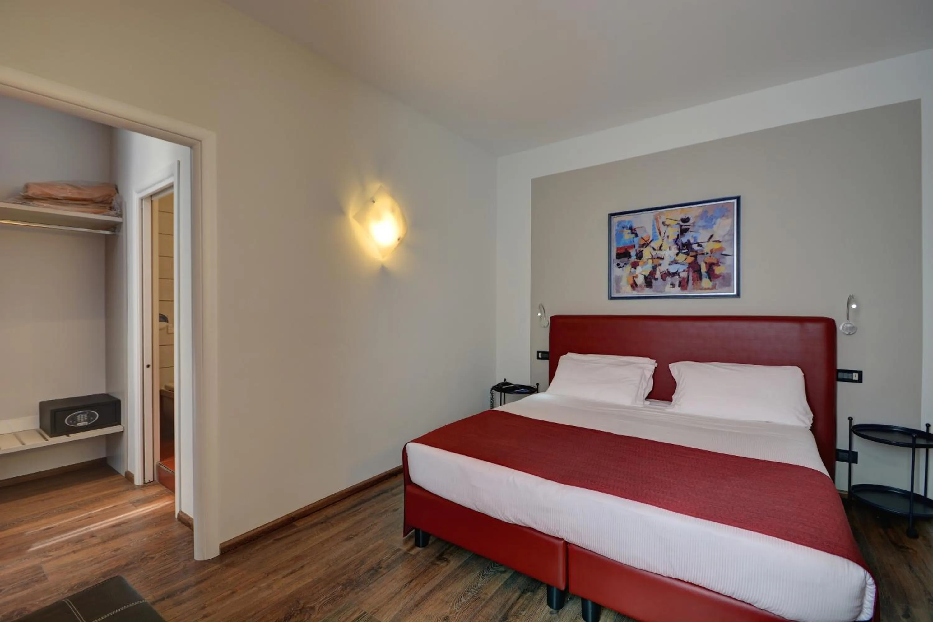 Photo of the whole room, Bed in Best Western Hotel Genio