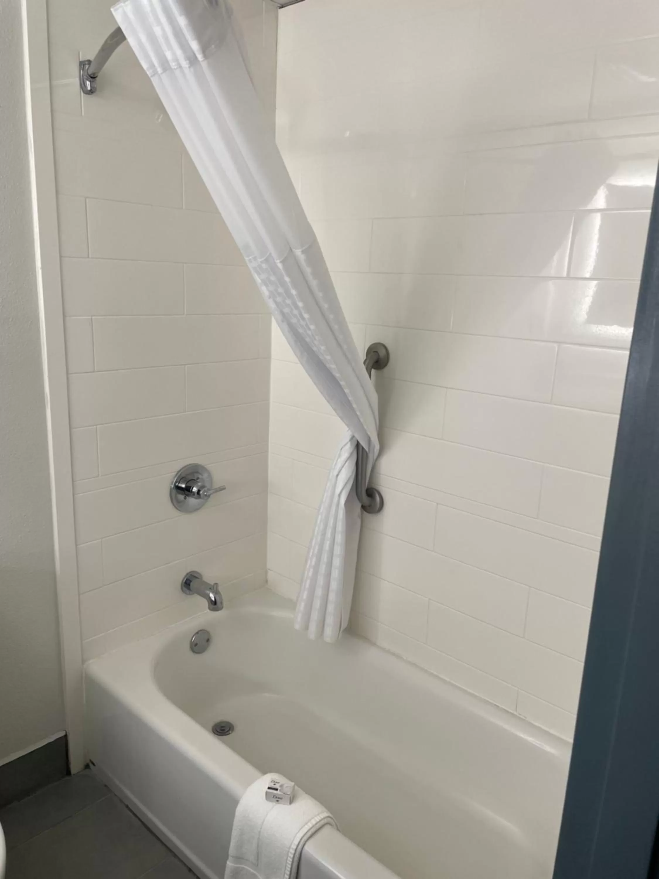 Bathroom in Wingate by Wyndham Savannah Gateway