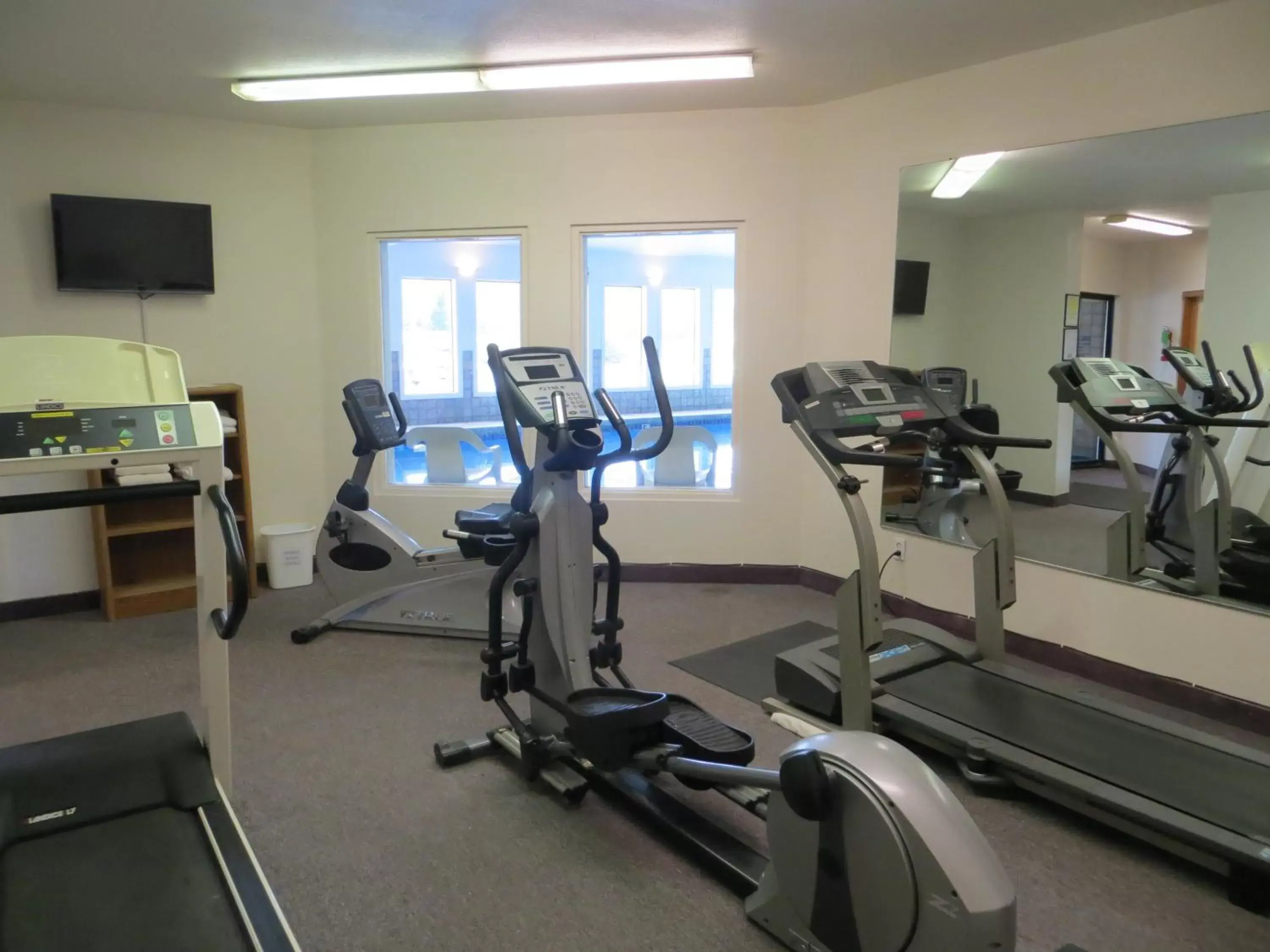 Fitness centre/facilities, Fitness Center/Facilities in Edgewater Inn and Suites