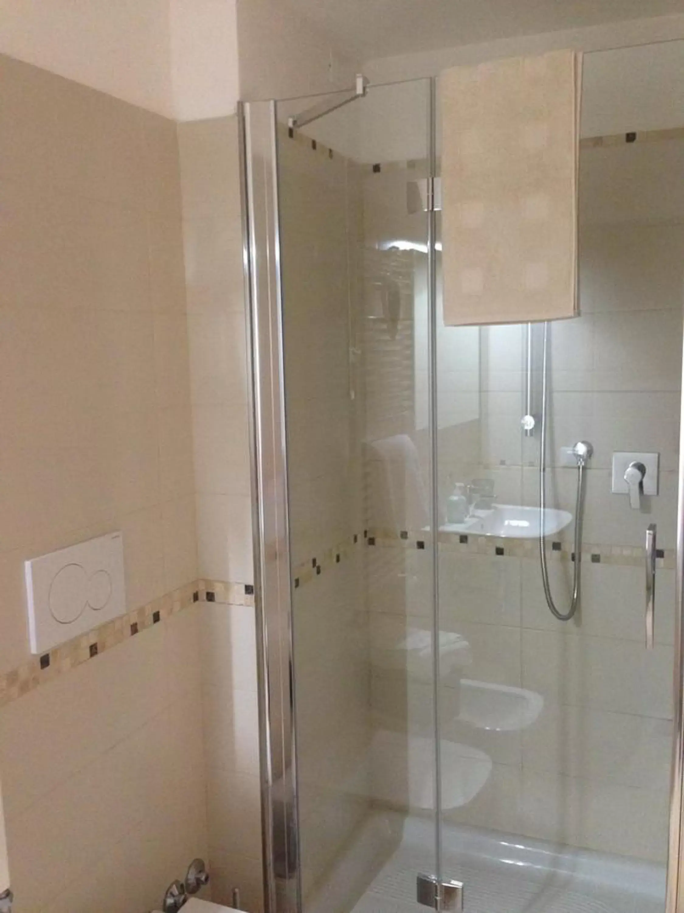 Shower, Bathroom in B&B Fortuny