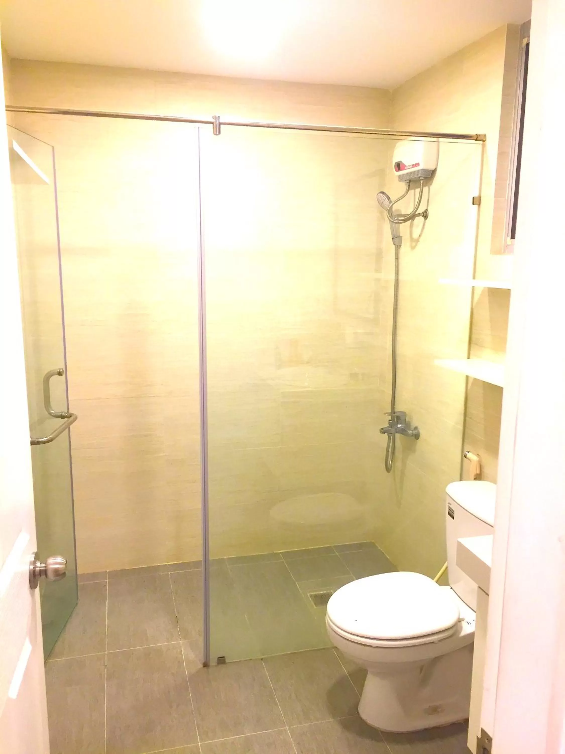 Shower in Scenic Valley Suite