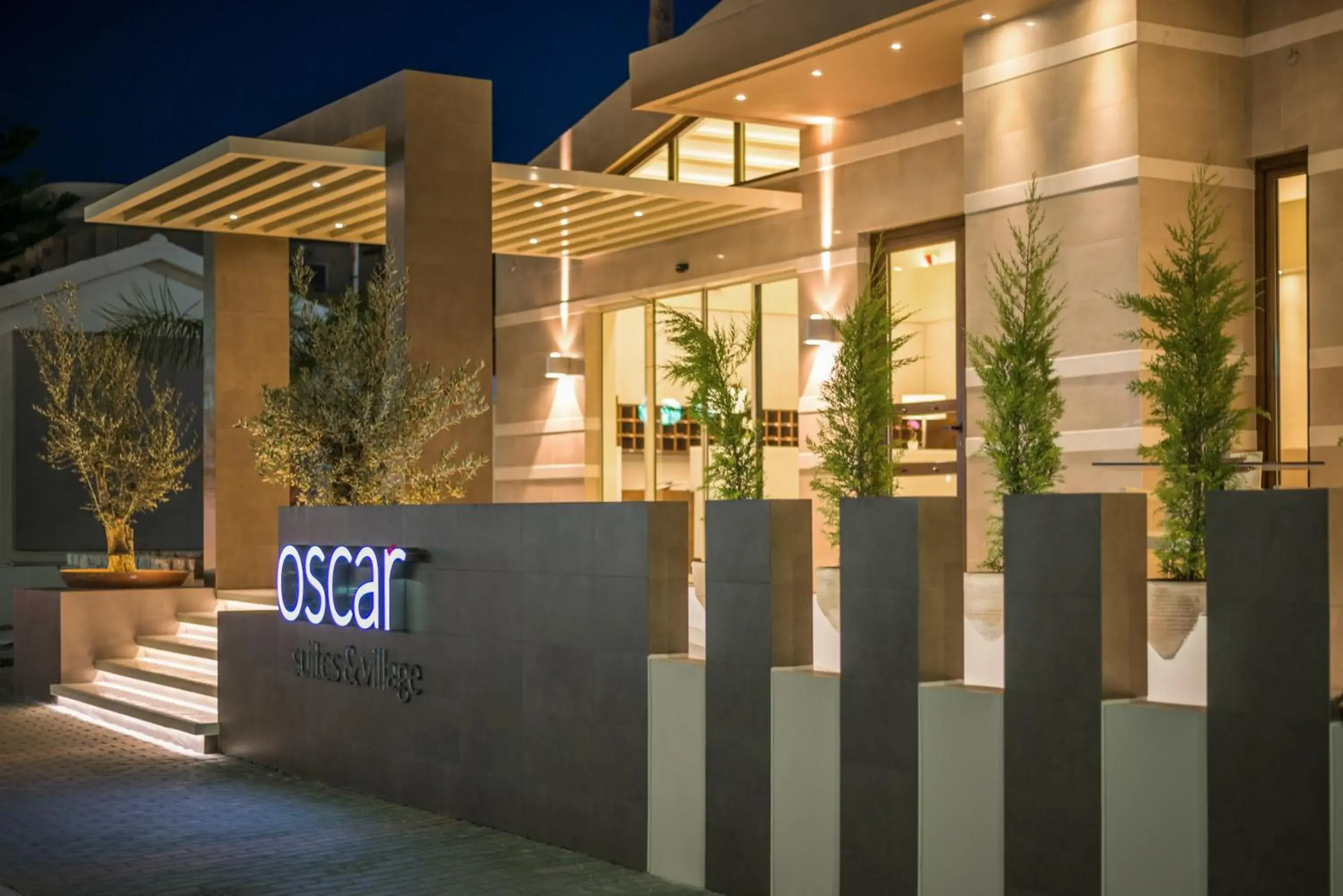 Facade/entrance in Oscar Suites & Village