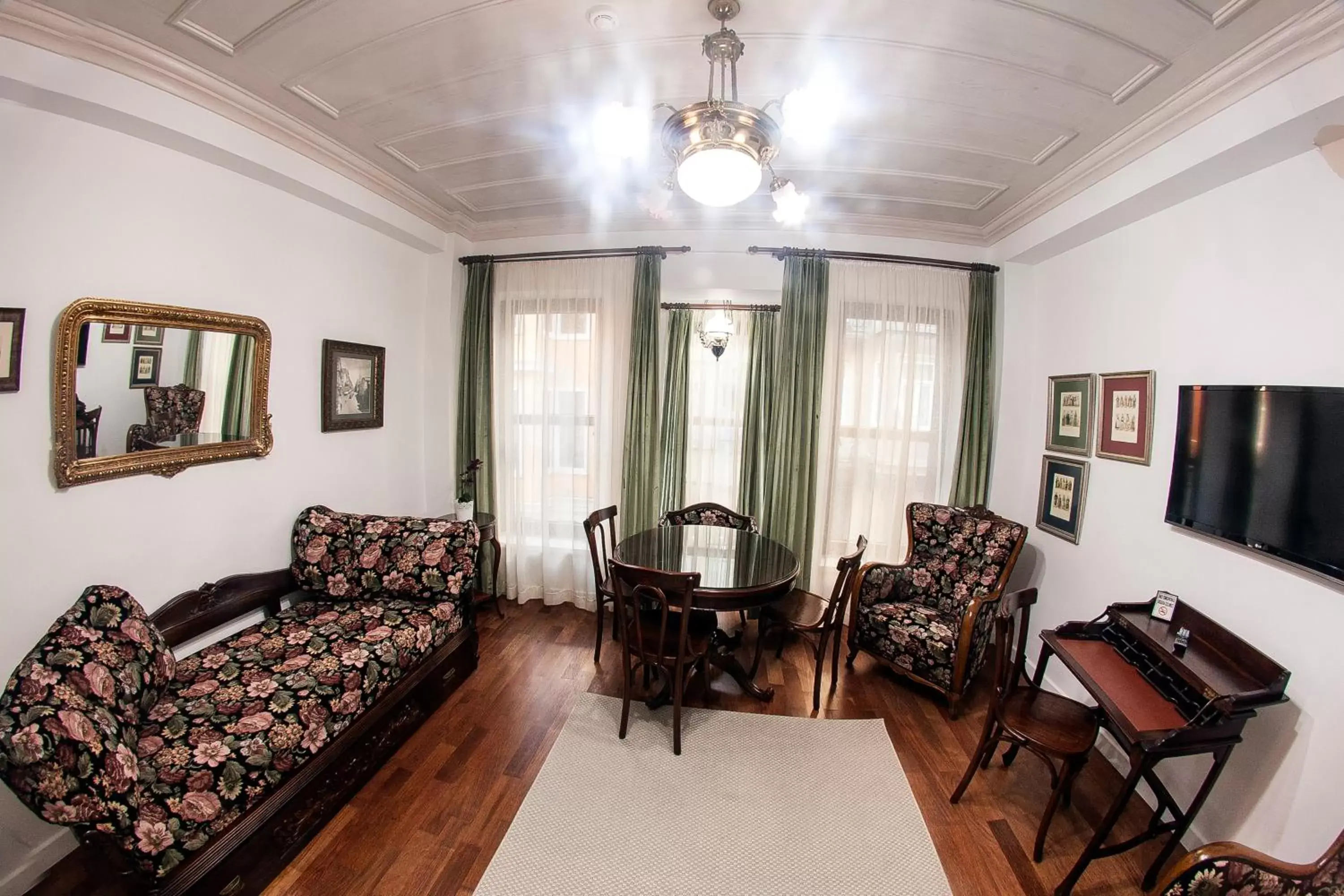 Living room, Seating Area in Villa Pera Suite Hotel