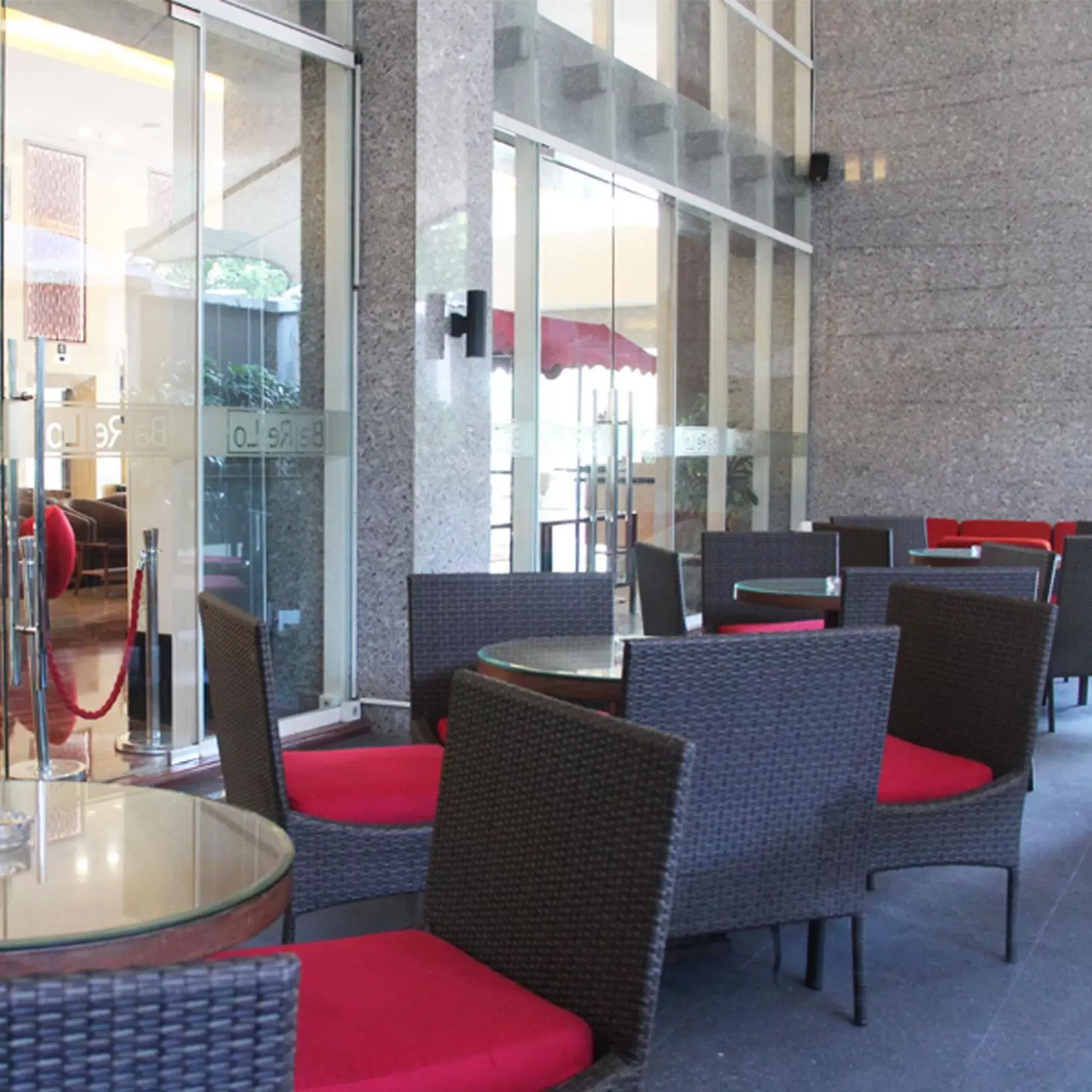 Balcony/Terrace, Restaurant/Places to Eat in Swiss-Belinn Manyar