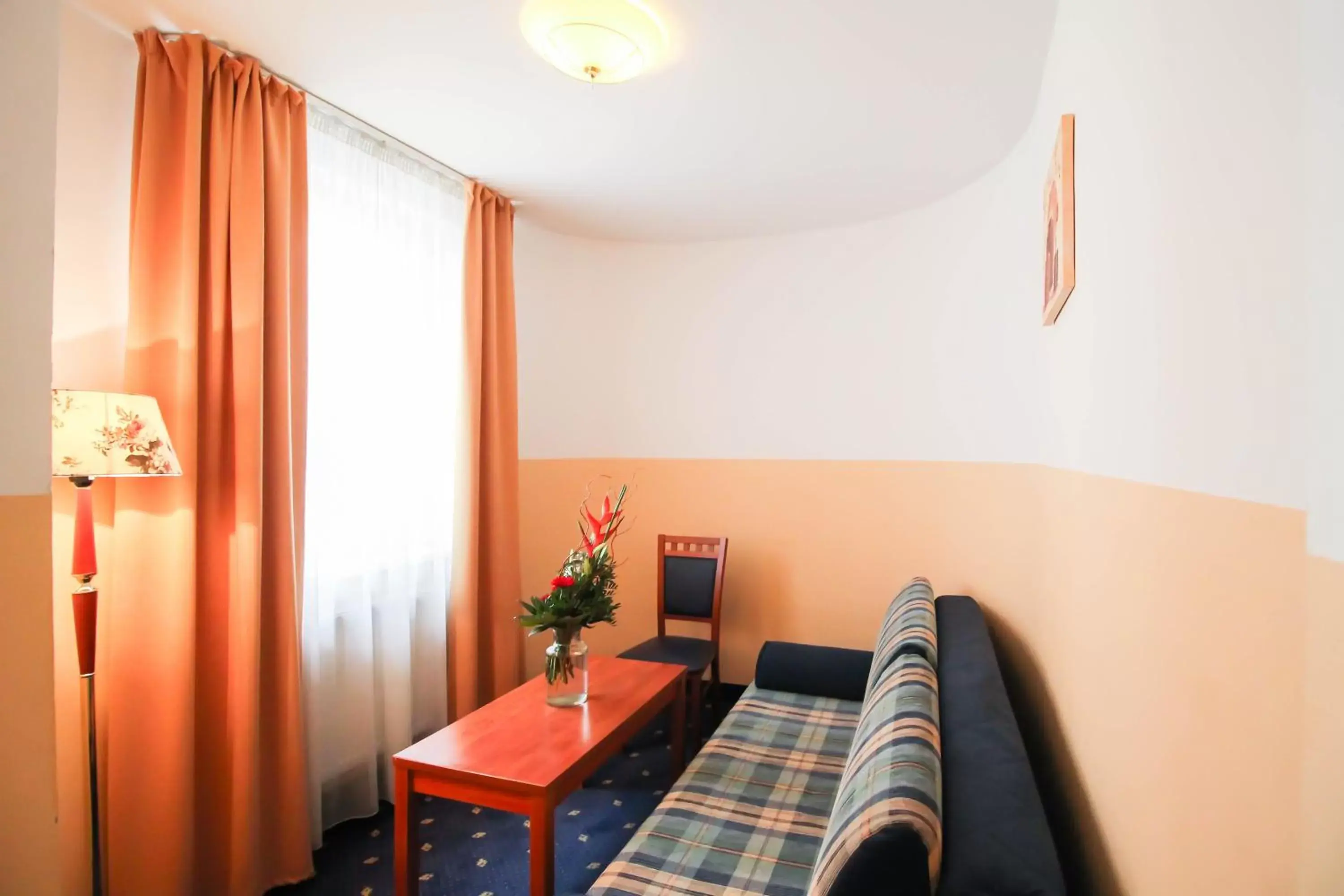 Seating Area in Hotel Atrium Charlottenburg