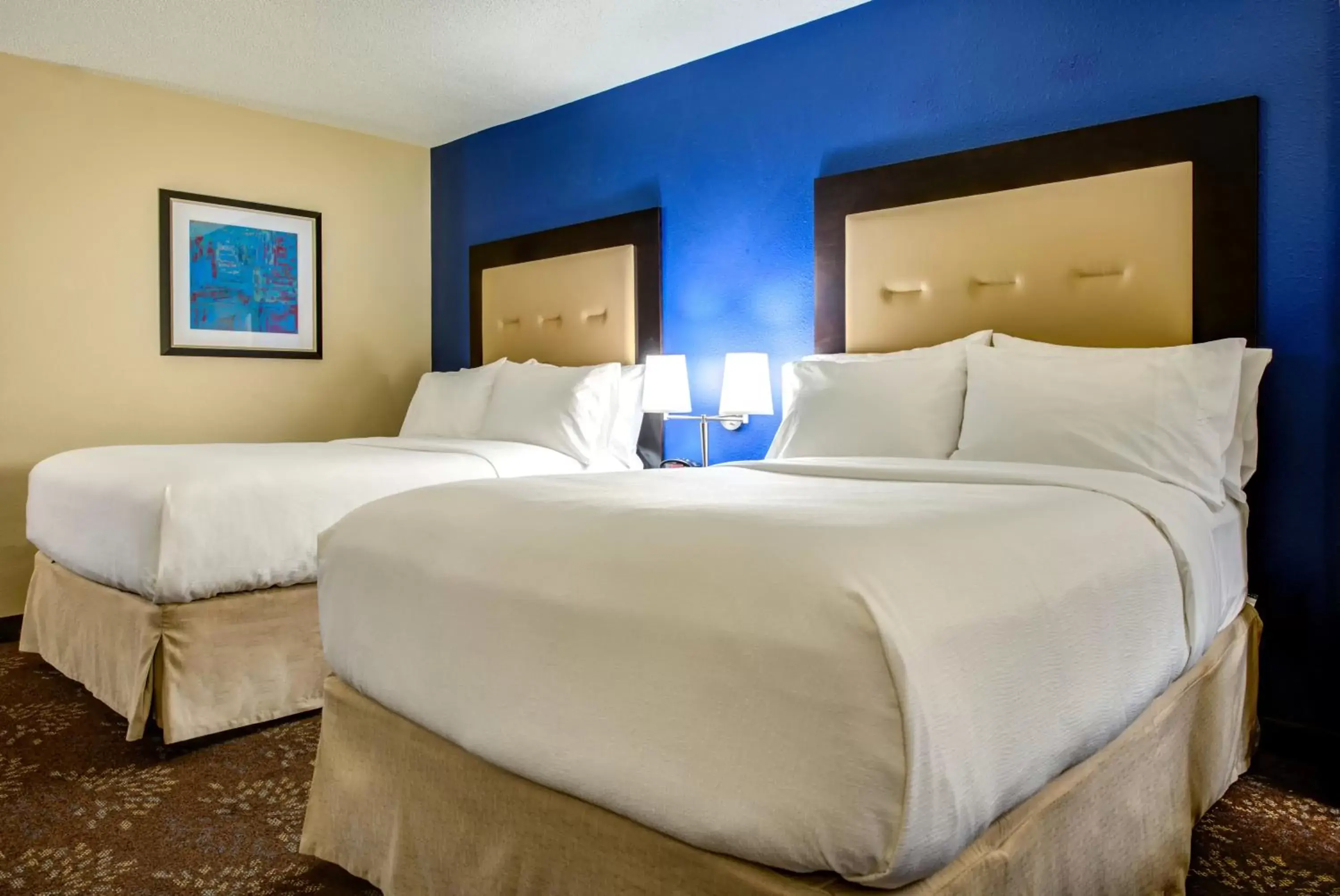 Photo of the whole room, Bed in Holiday Inn Indianapolis North-Carmel, an IHG Hotel