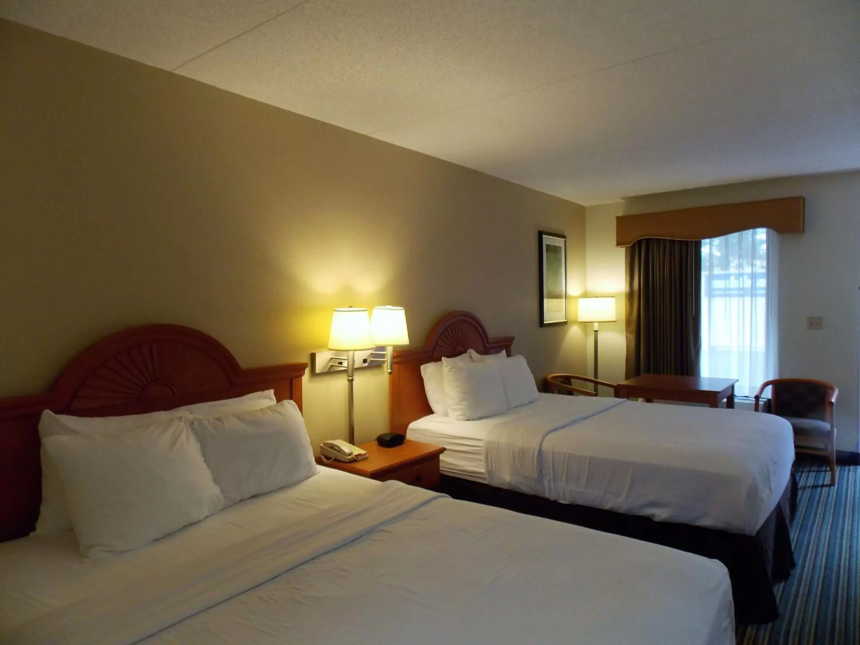 Photo of the whole room, Bed in Best Western of Murphy