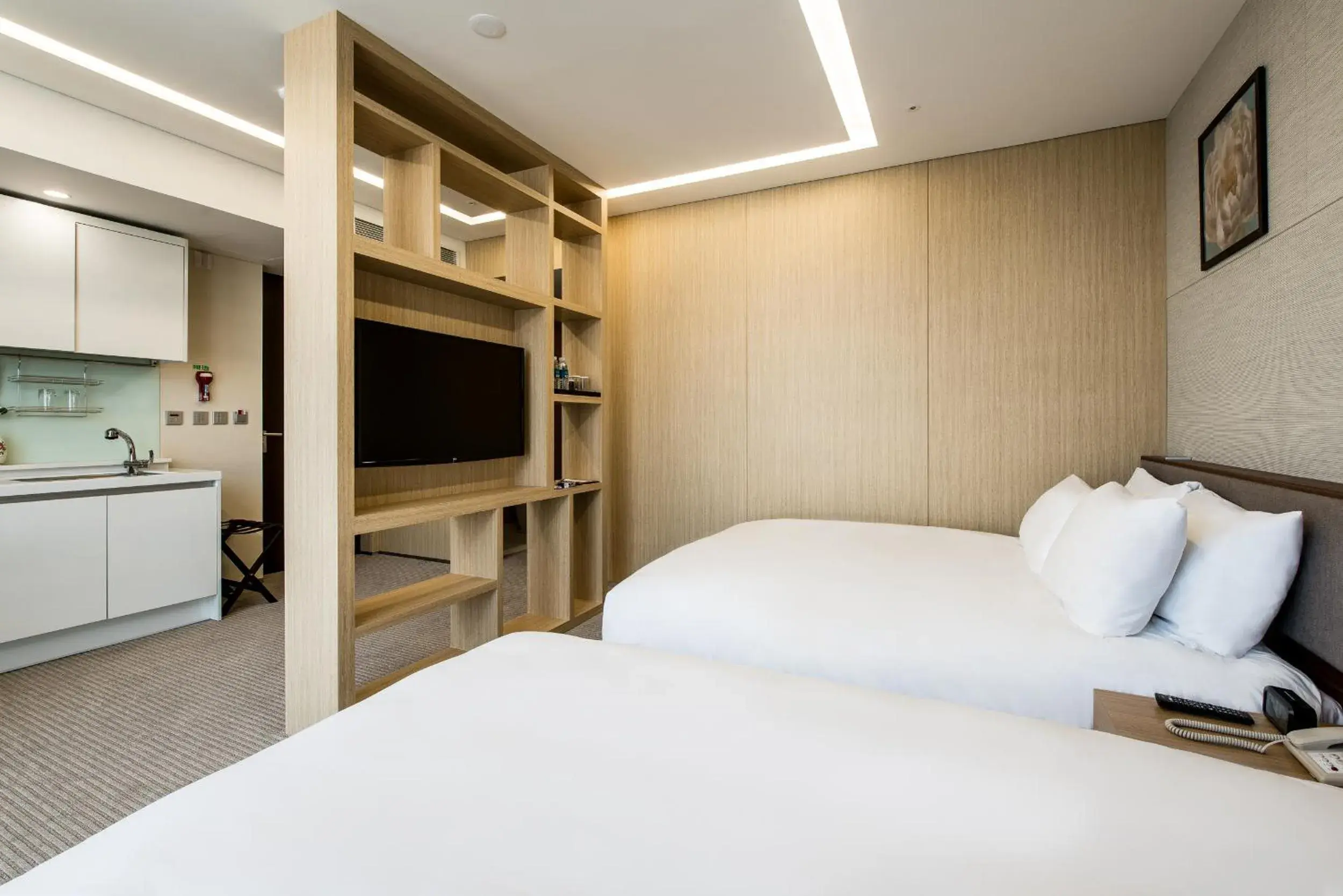 Bedroom, TV/Entertainment Center in Ramada by Wyndham Incheon