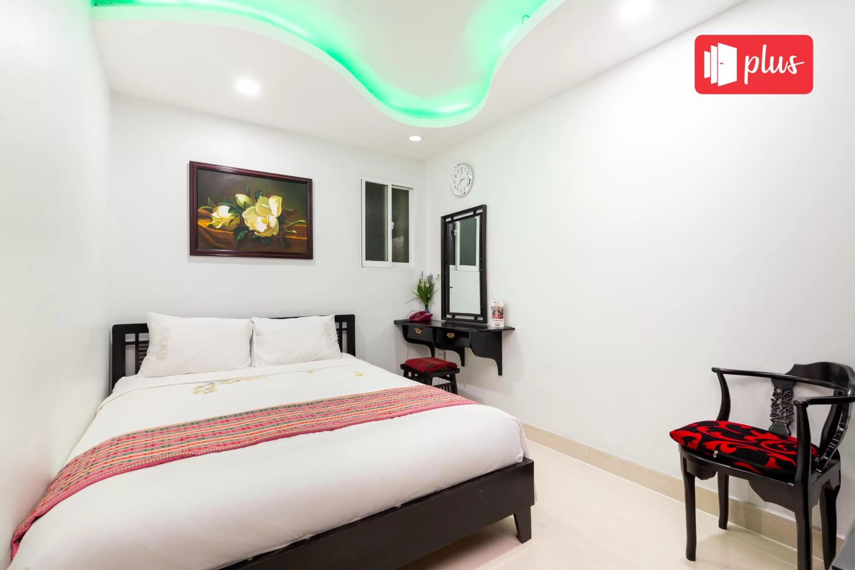 Bed in Saigon Pink Hotel