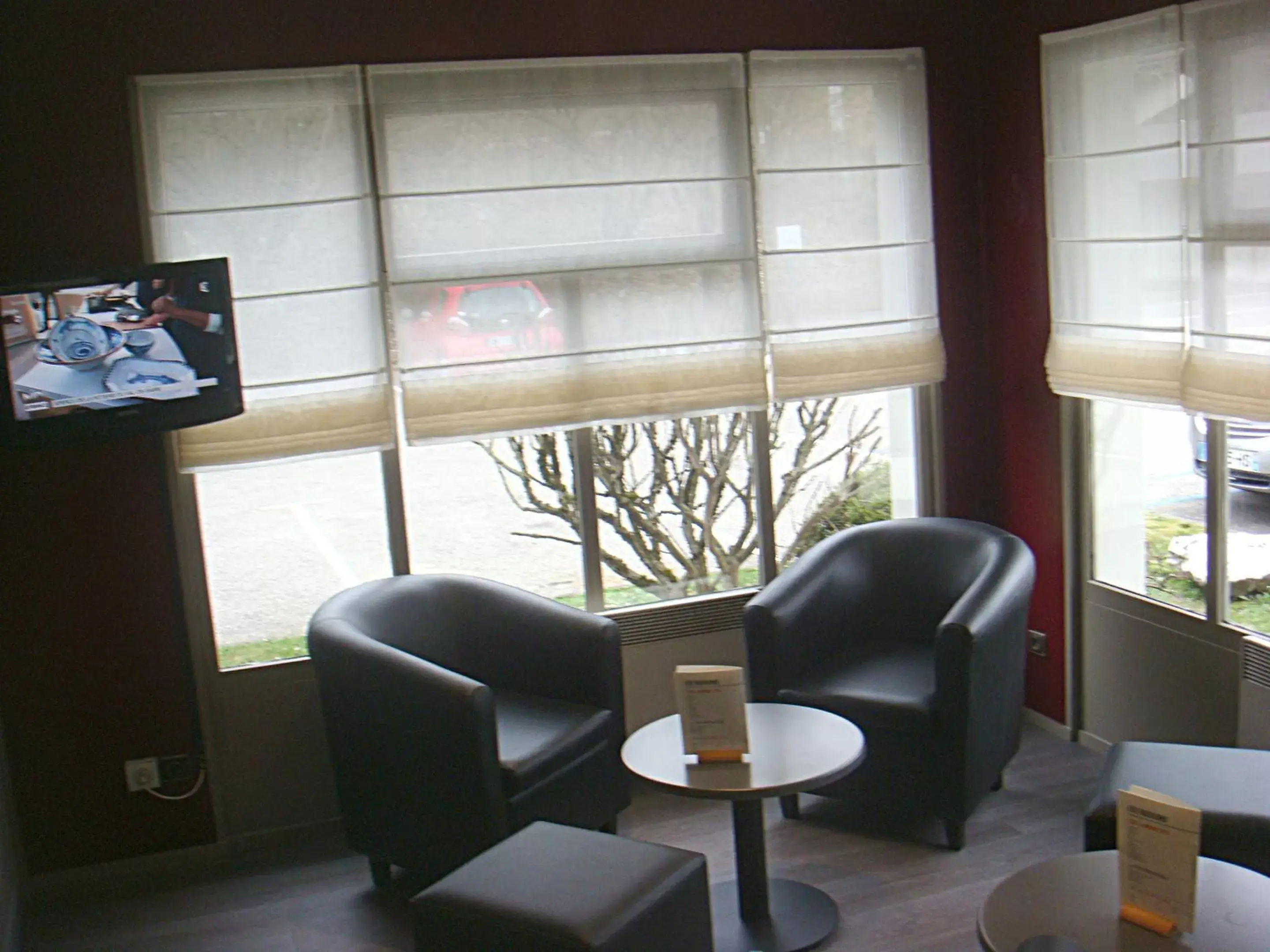 Lounge or bar, Seating Area in Campanile Annecy - Cran Gevrier