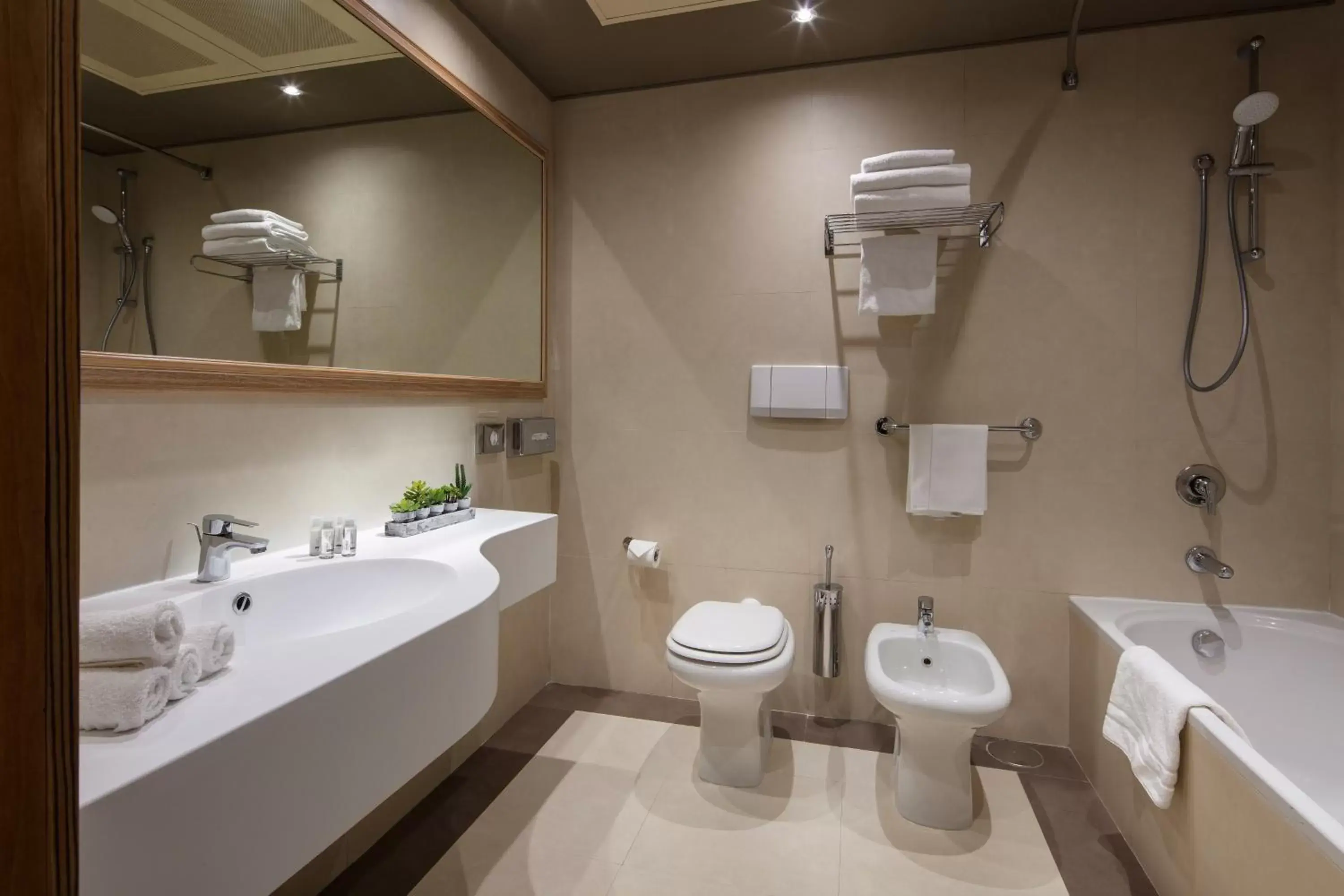 Bathroom in Holiday Inn Rome - Eur Parco Dei Medici, an IHG Hotel