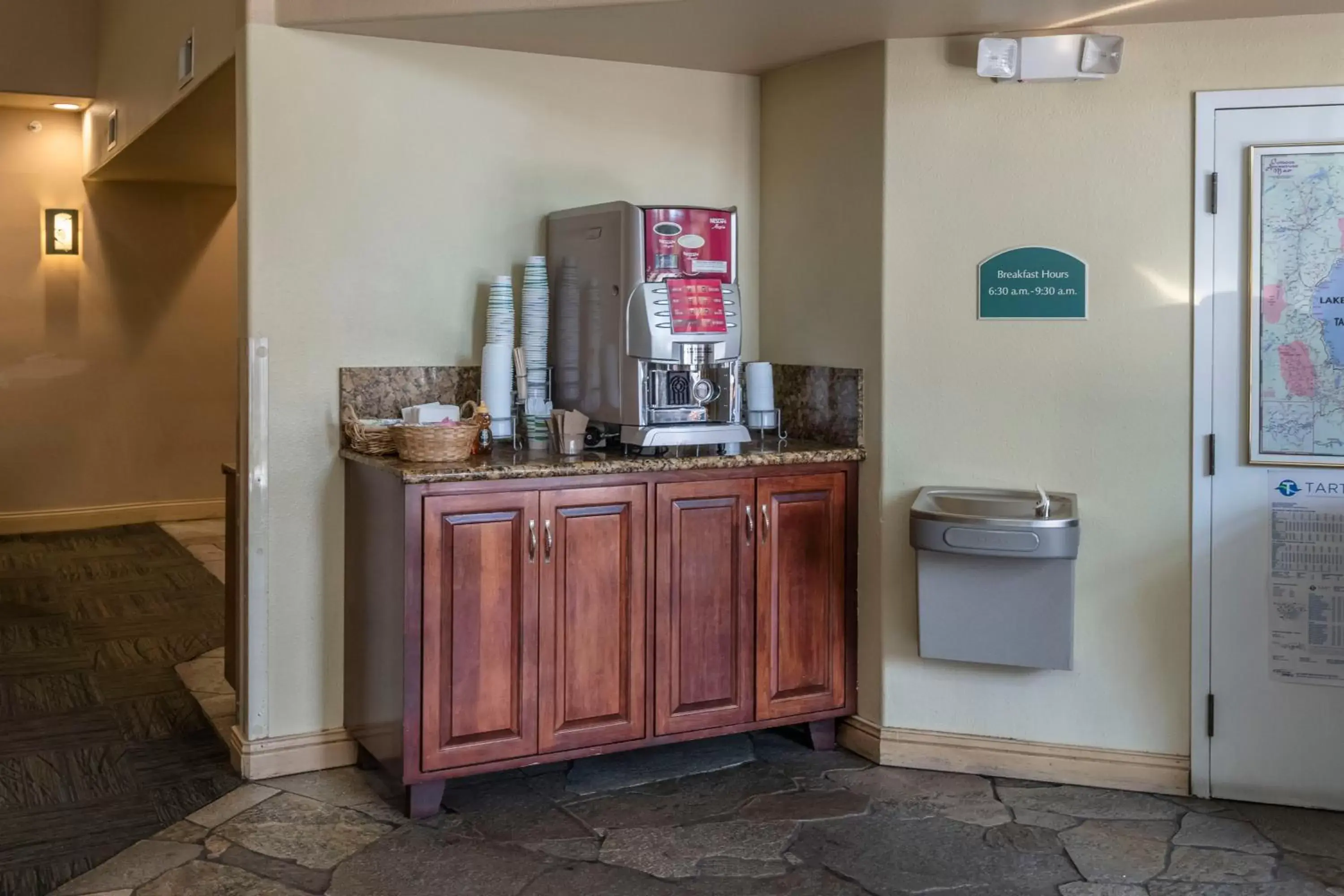 Coffee/tea facilities, Lobby/Reception in Truckee Donner Lodge