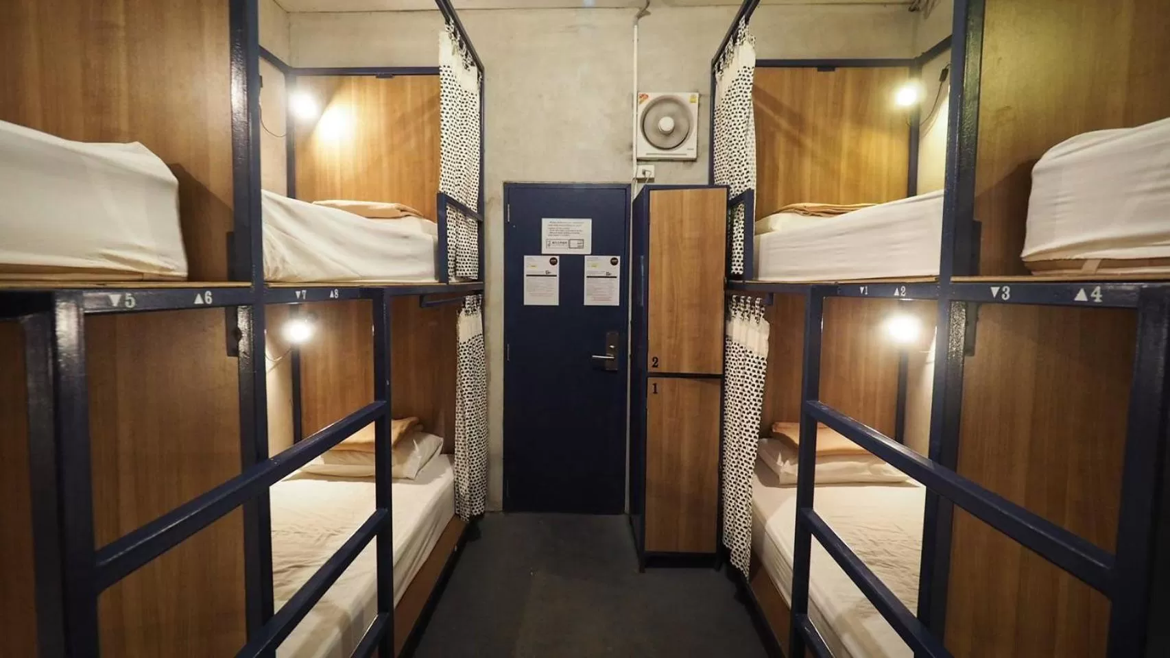 Bed in 8-Bed Mixed Dormitory Room in Hoft Hostel Silom