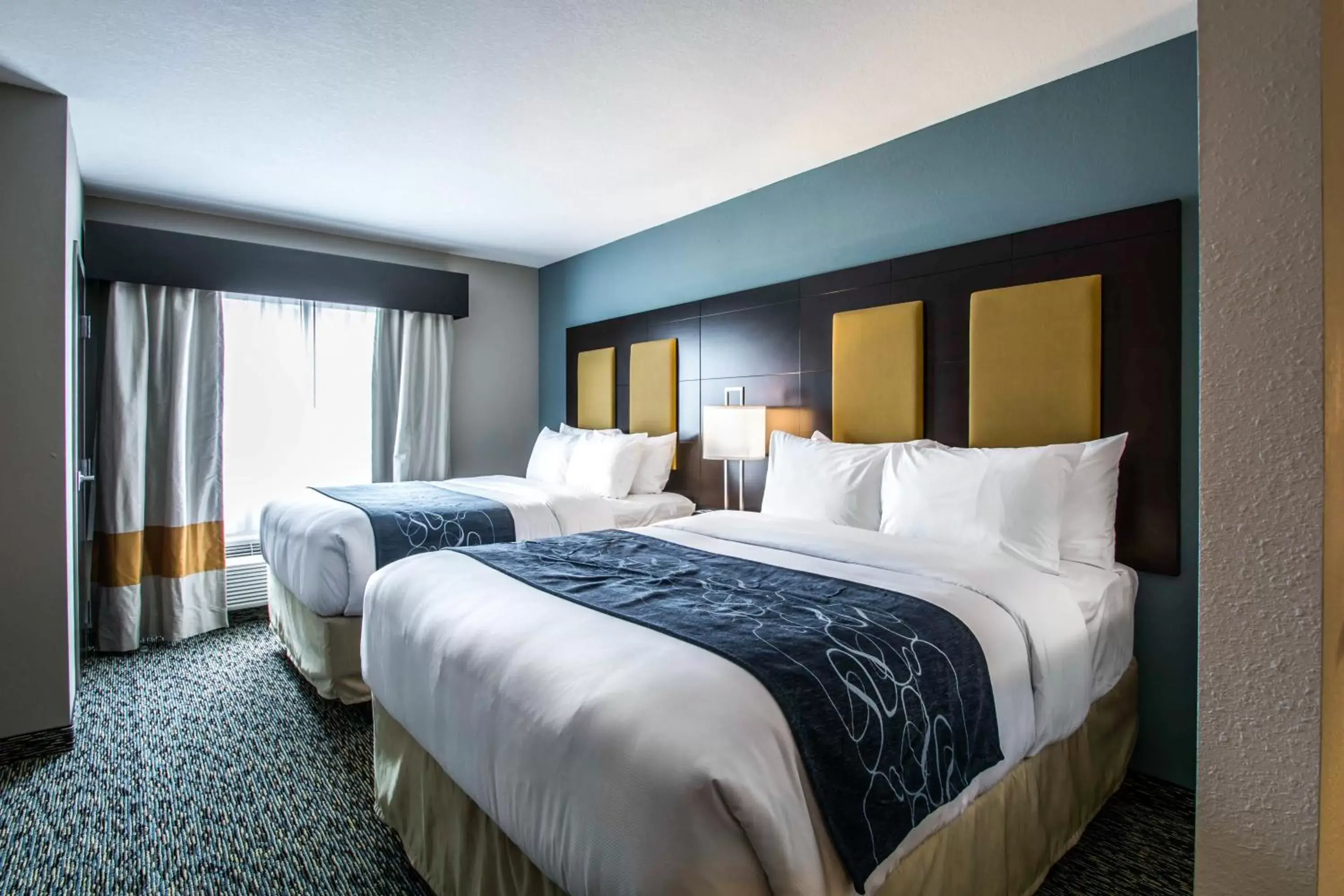 Bed in Comfort Suites Fort Lauderdale Airport South & Cruise Port