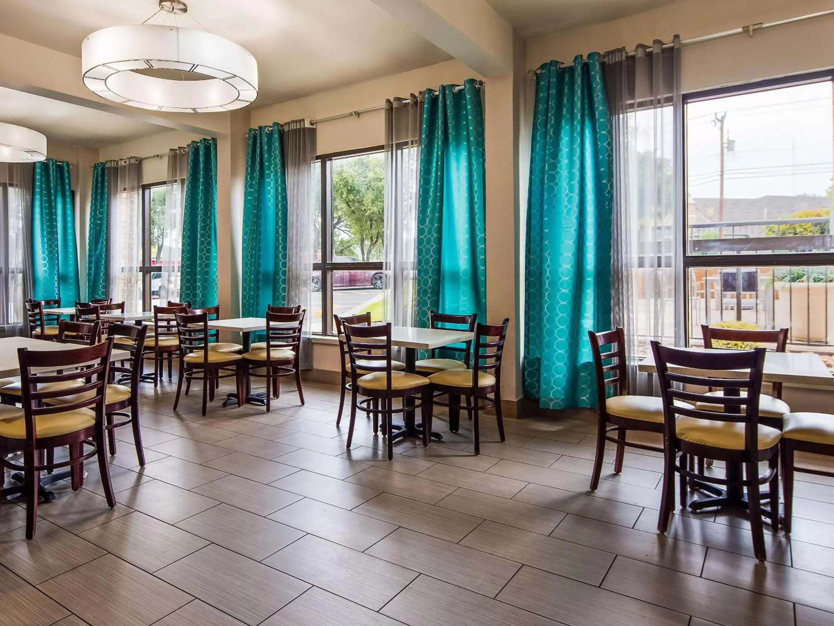 Restaurant/places to eat in Clarion Pointe near Medical Center Restaurant/places to eat in Clarion Pointe near Medical Center