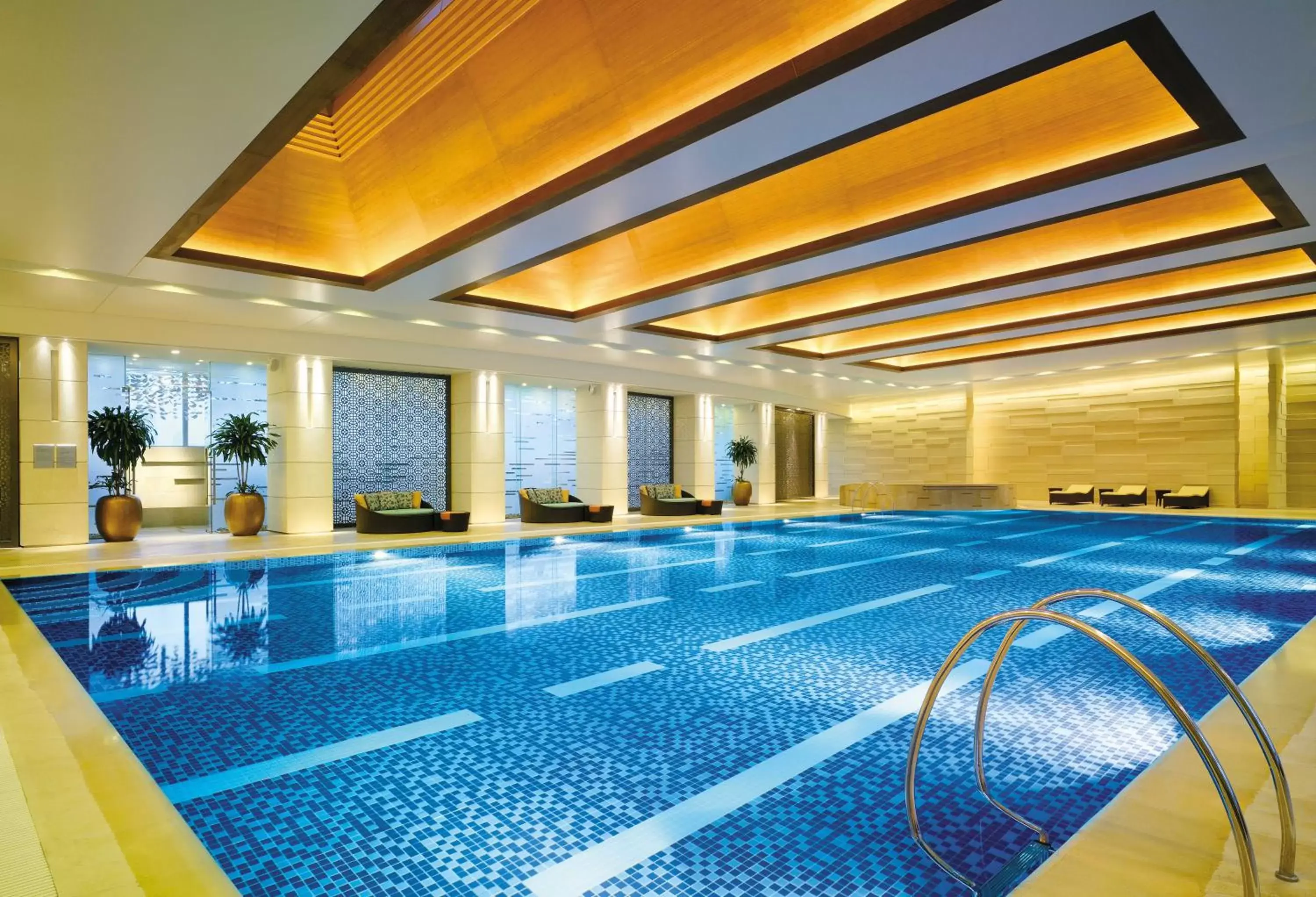 Swimming Pool in Shangri-La Ningbo - The Three Rivers Intersection