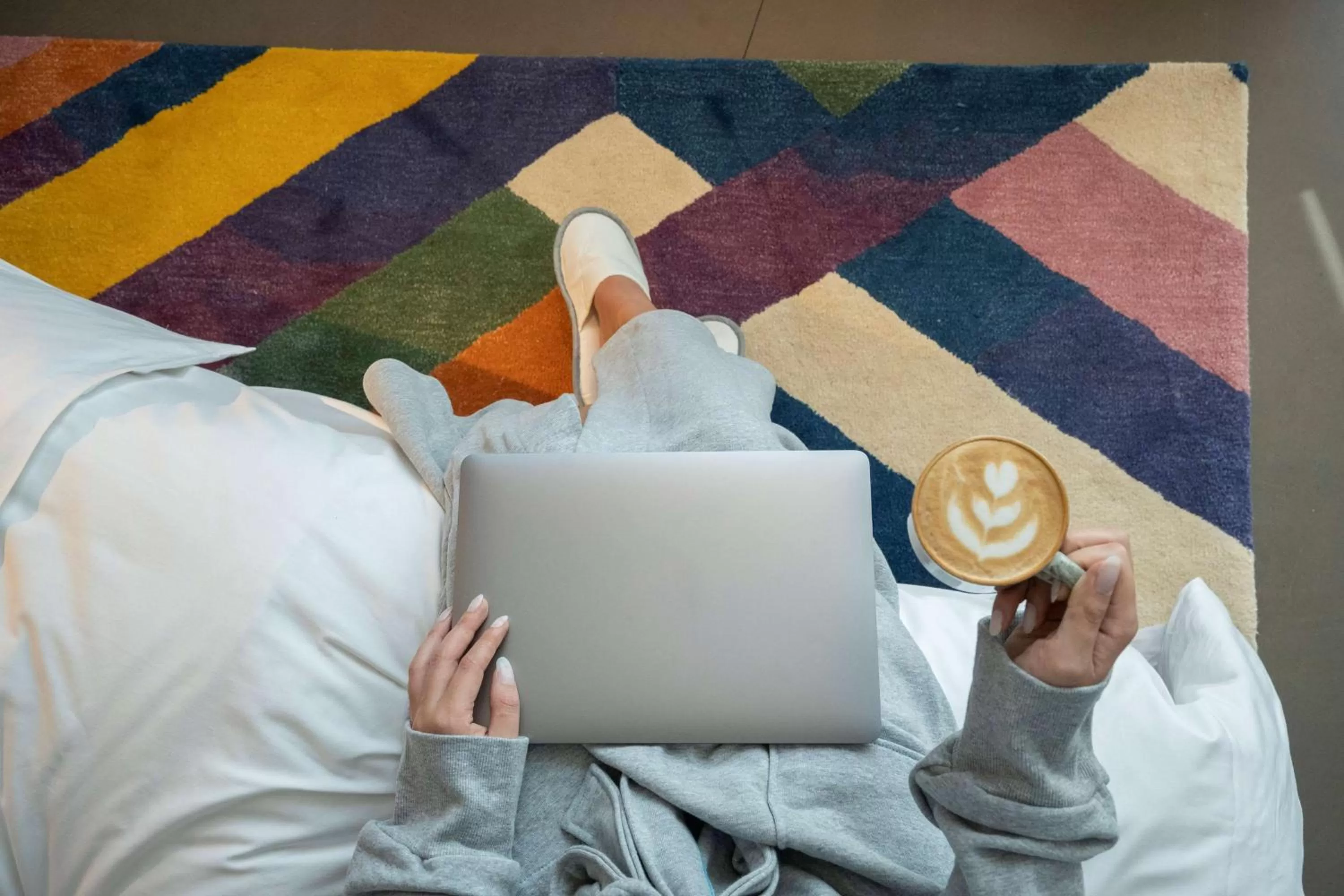 Coffee/tea facilities, Bed in Hyatt Centric Jumeirah Dubai